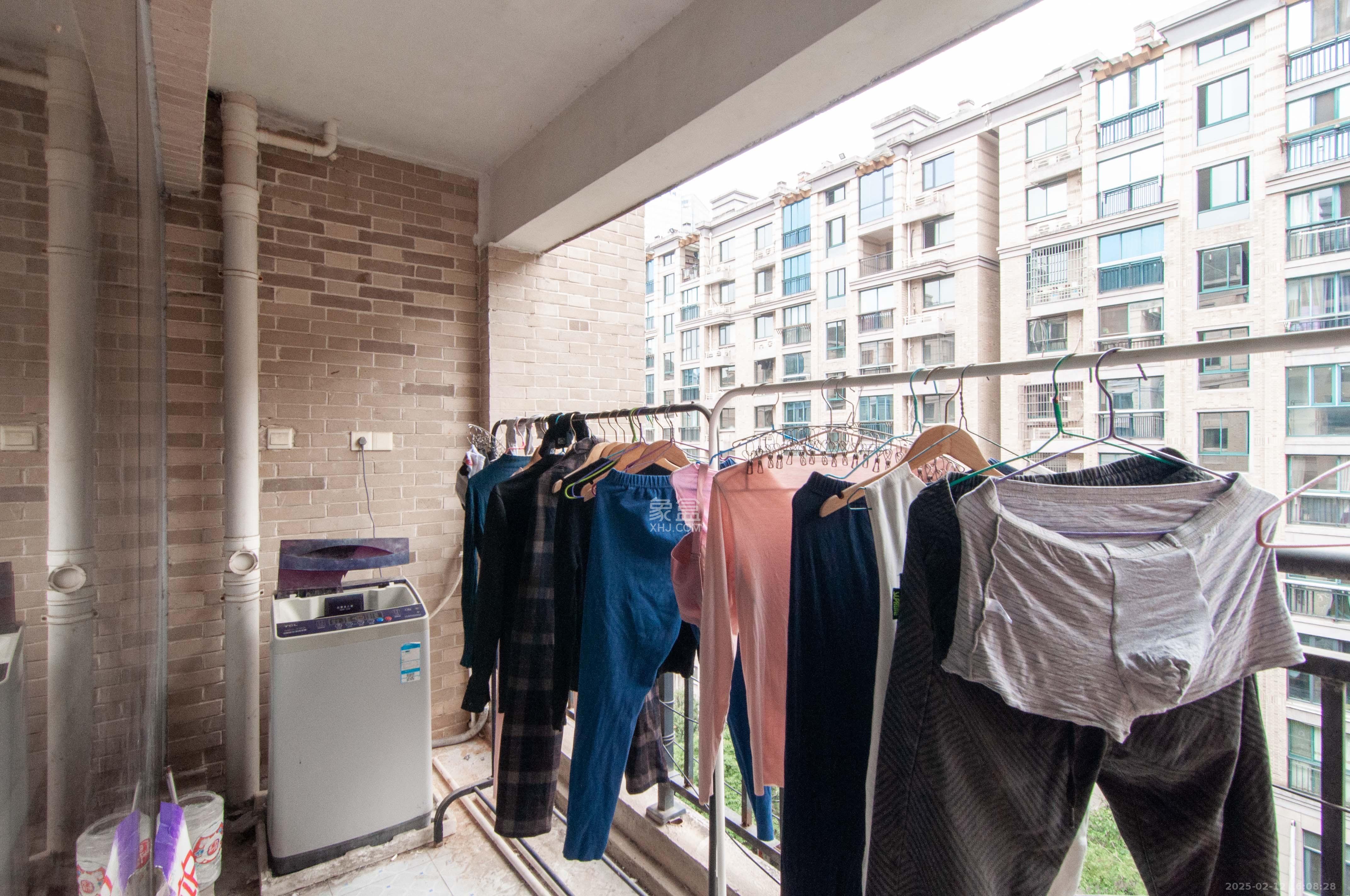 共和世家 1室1厅1卫 2900.0元/月 共和世家 1室1厅1卫 2900.0元/月室内图