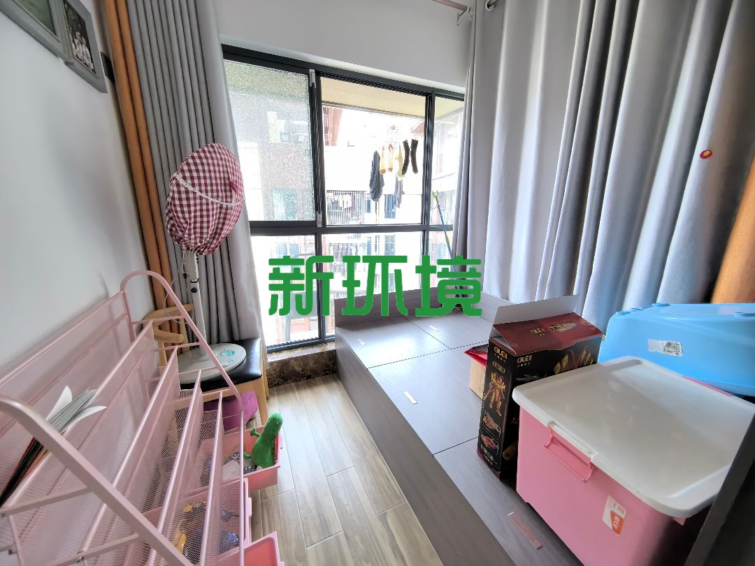 中天鹭鸶湾龙庭二期  3室2厅2卫   83.80万客厅