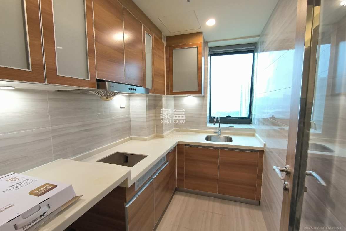 恒大华府  1室1厅1卫    1500.0元/月 恒大华府  1室1厅1卫    1500.0元/月室内图