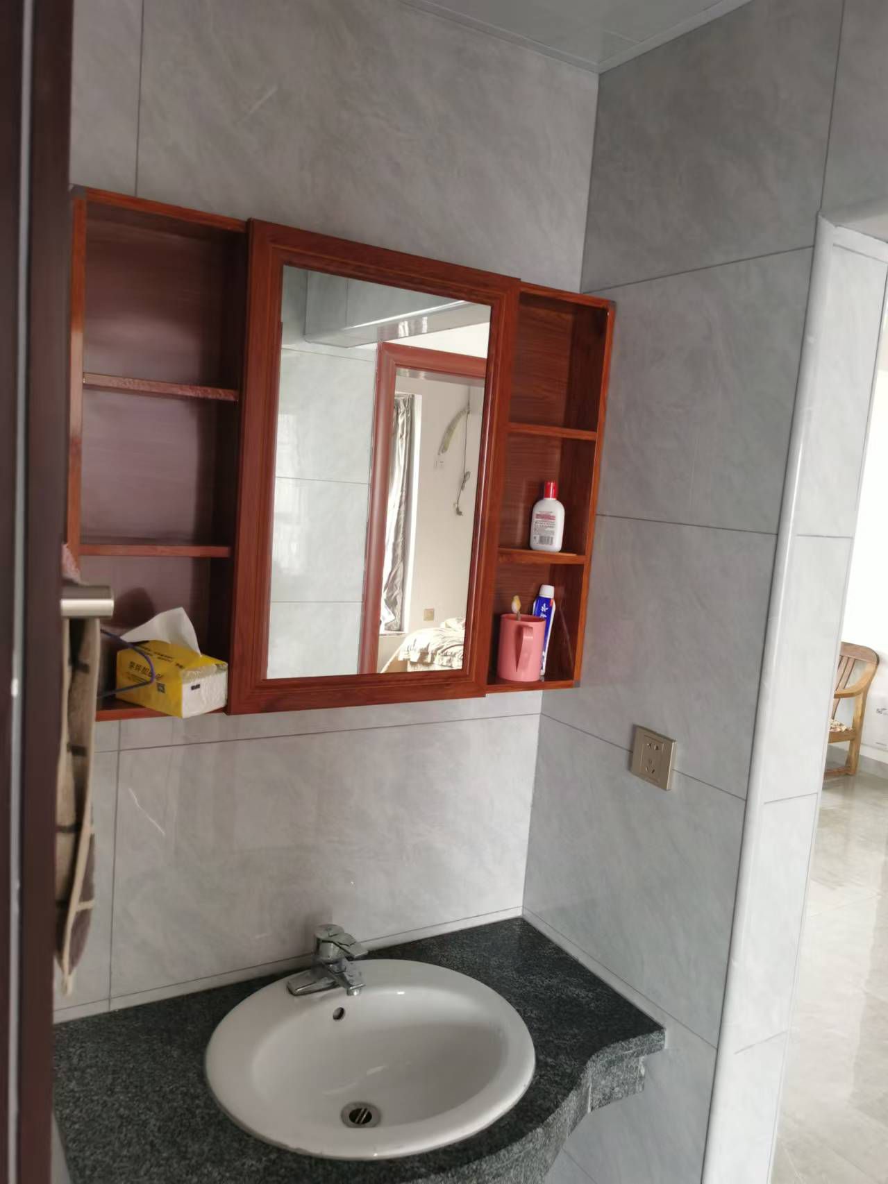 长和广场 3室1厅1卫 1800.0元/月 长和广场 3室1厅1卫 1800.0元/月室内图