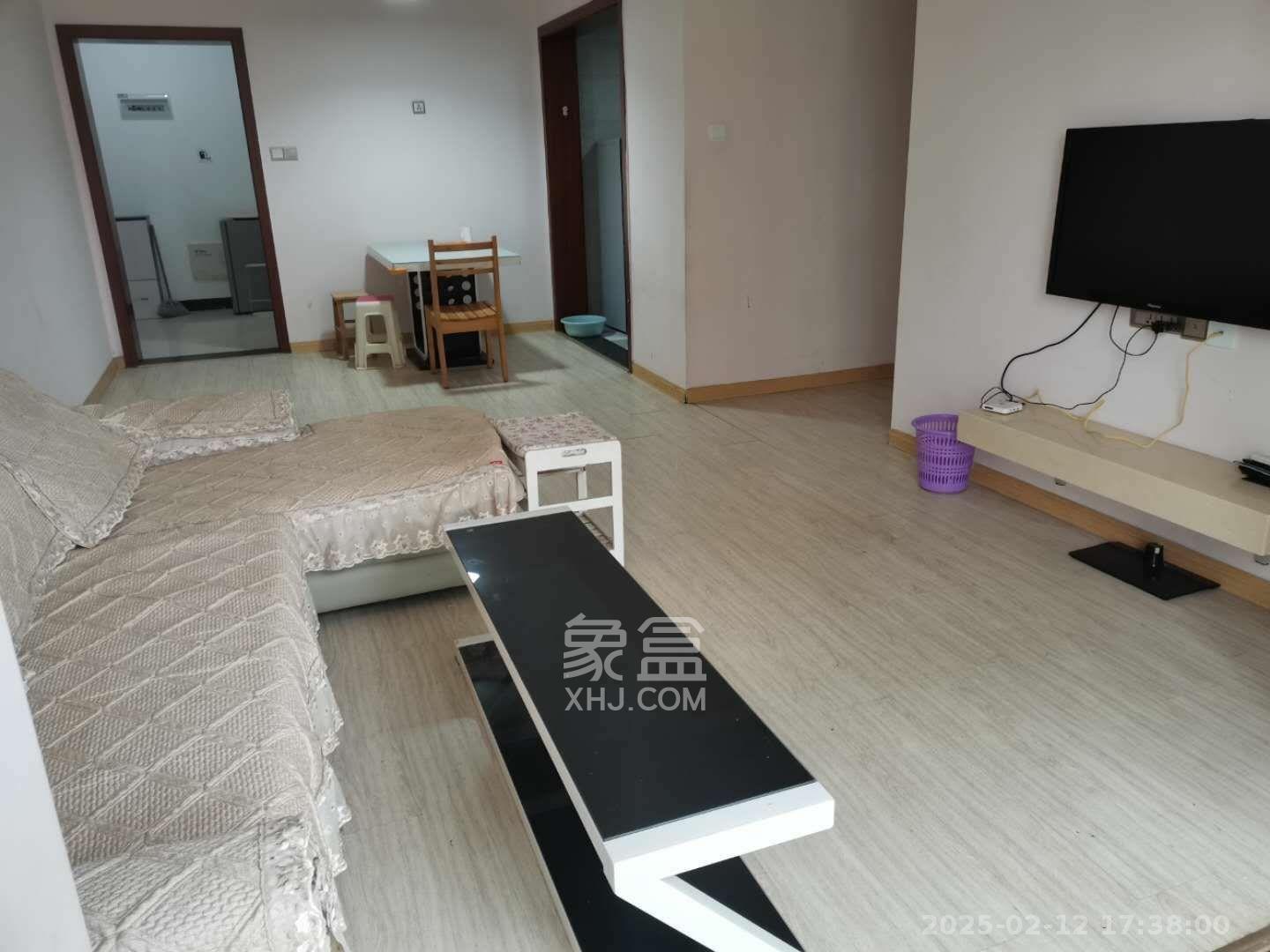 枫华府第  3室2厅2卫   2100.00元/月