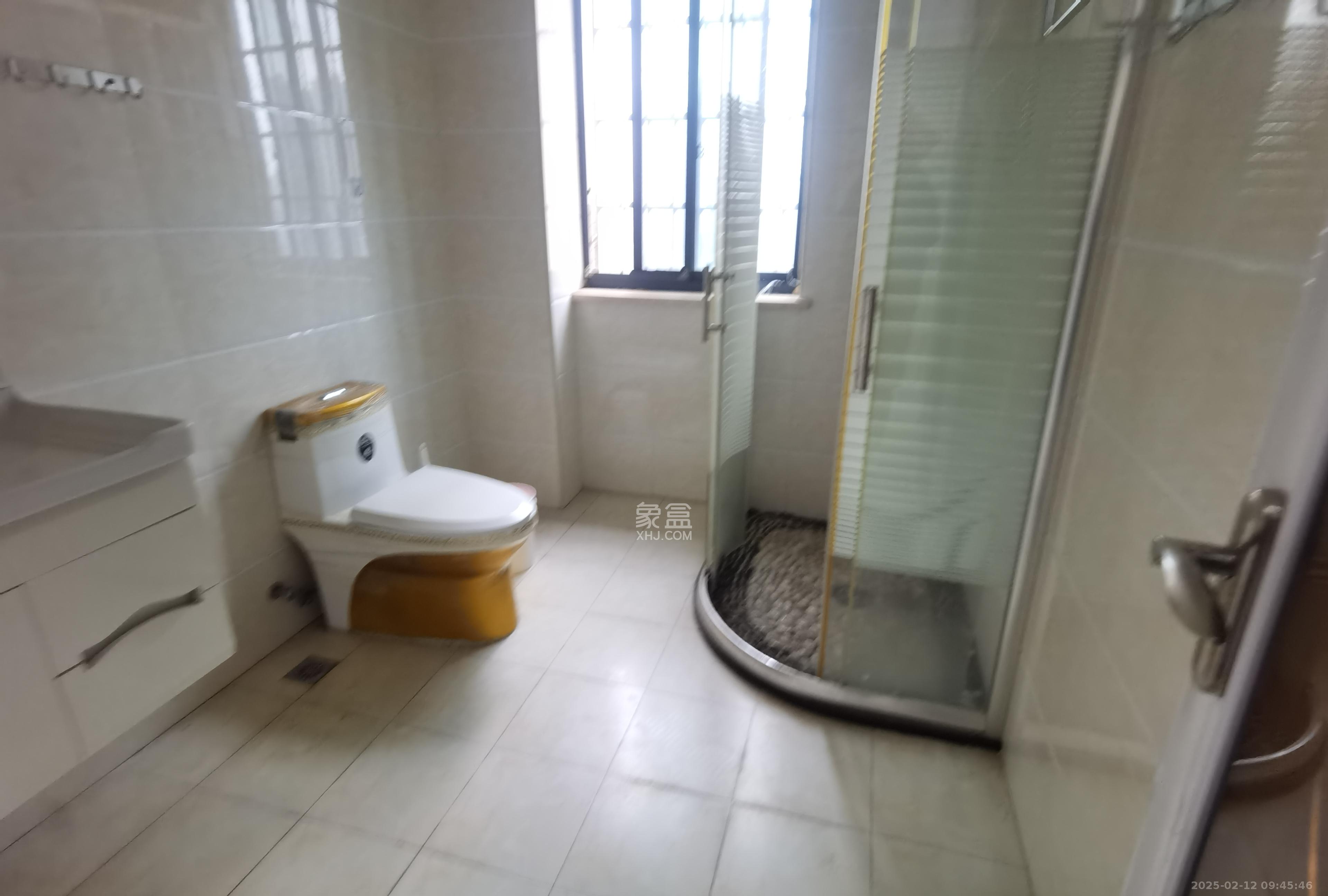 佳美紫郡  4室2厅2卫   2200.00元/月室内图