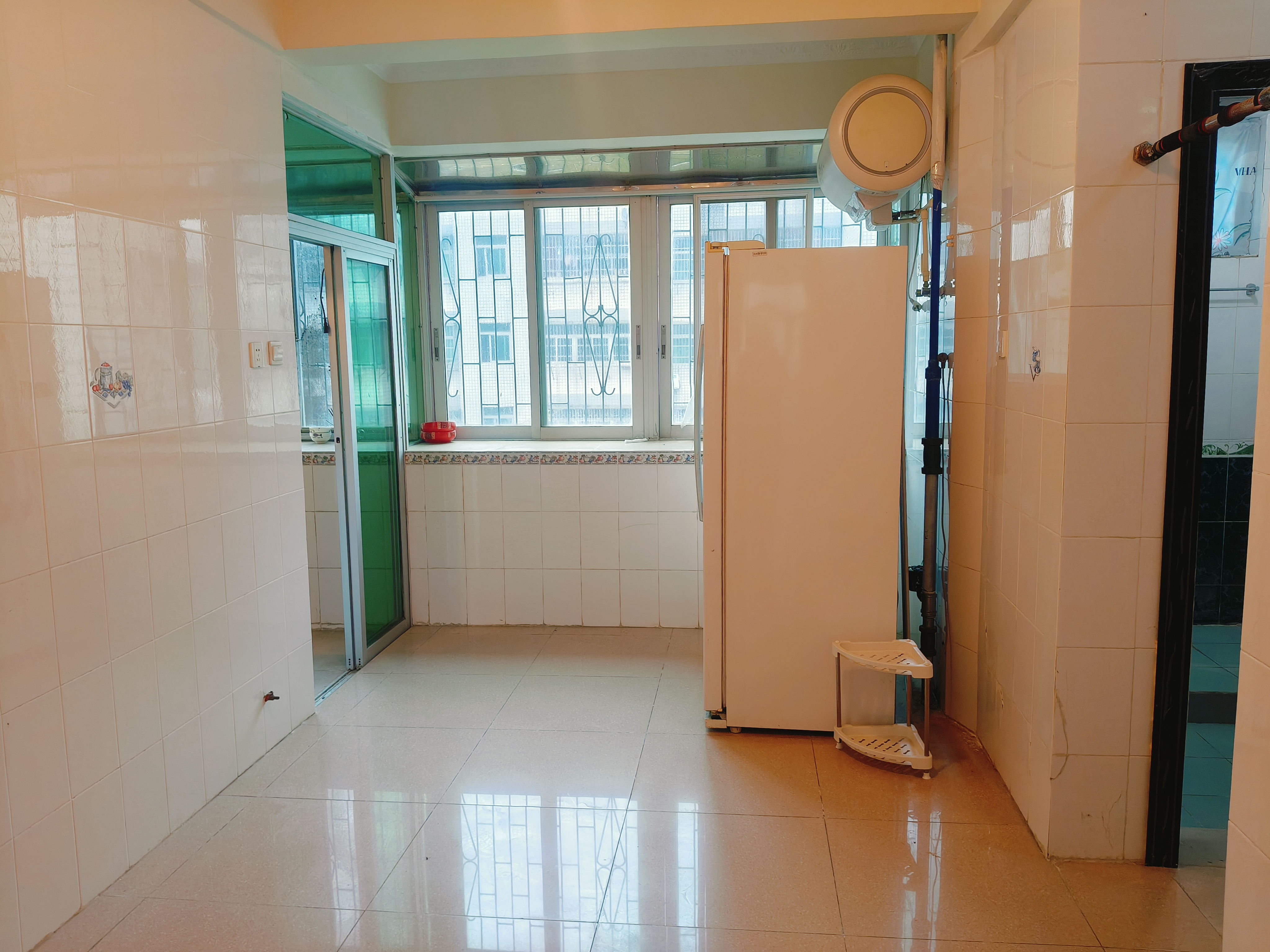 工人疗养院 3室2厅2卫 2300.0元/月 工人疗养院 3室2厅2卫 2300.0元/月室内图