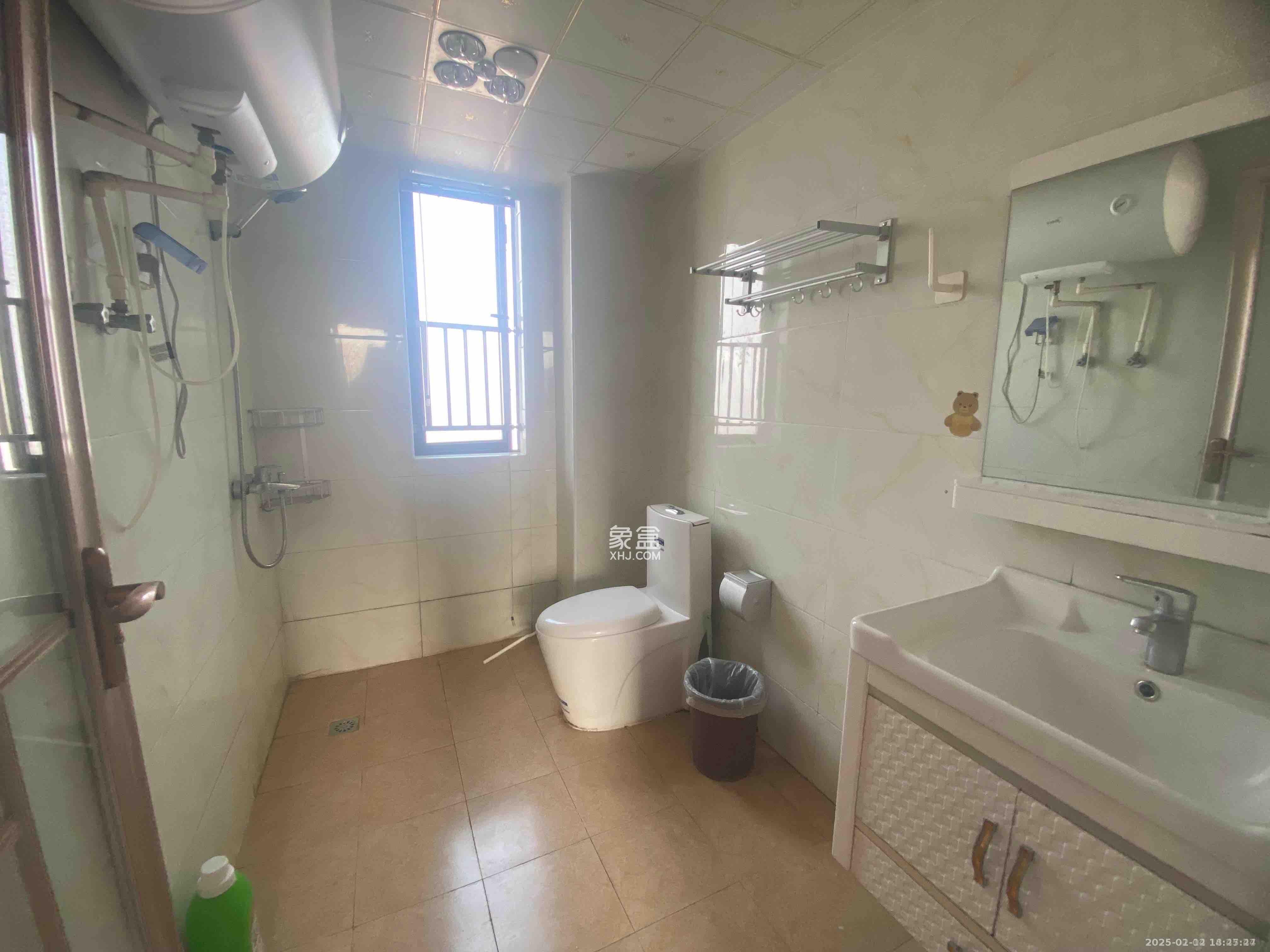 华润置地广场一期 3室1厅1卫 2150.0元/月 华润置地广场一期 3室1厅1卫 2150.0元/月室内图