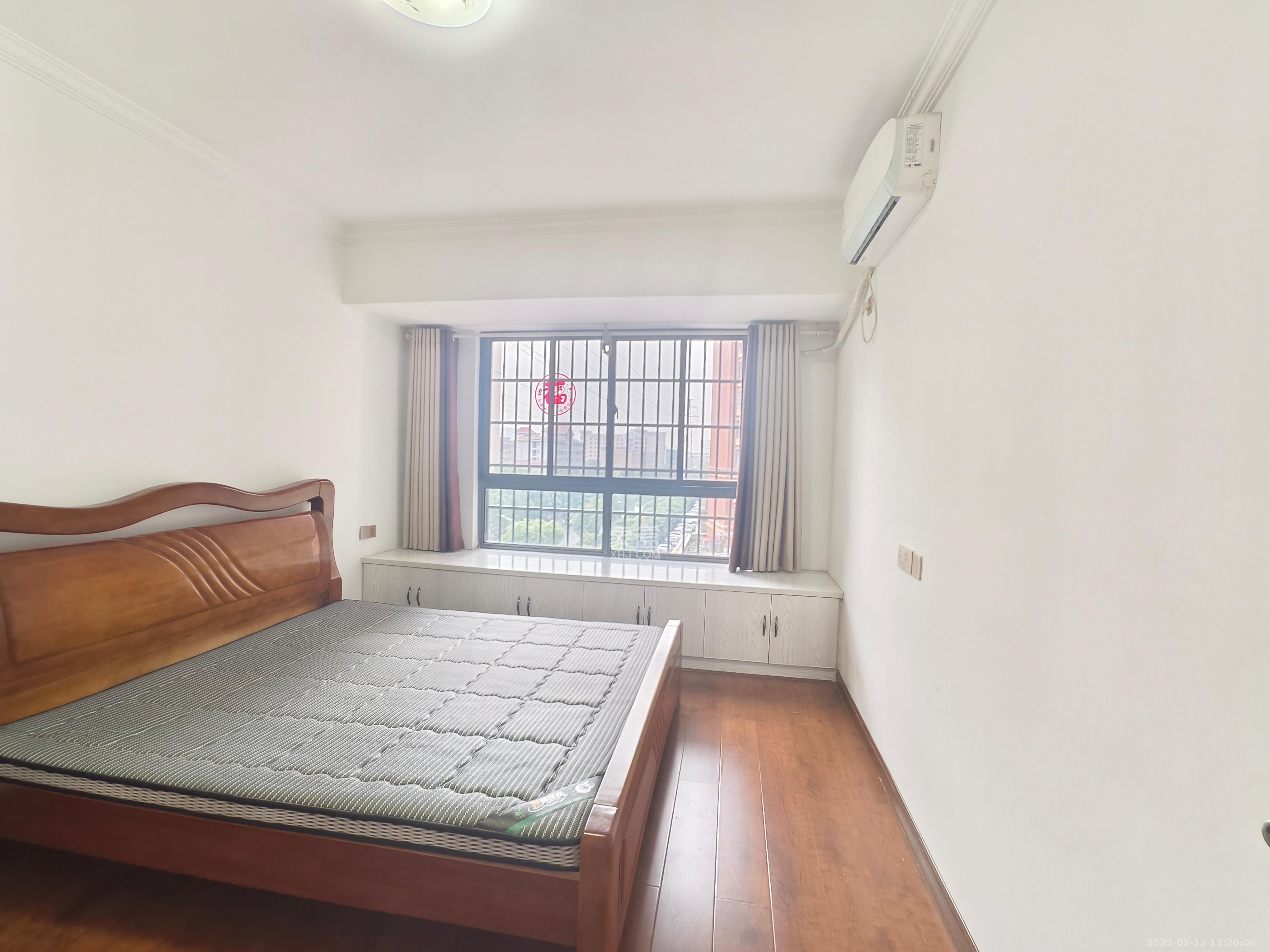 海德公园 4室2厅1卫 1900.0元/月 海德公园 4室2厅1卫 1900.0元/月室内图