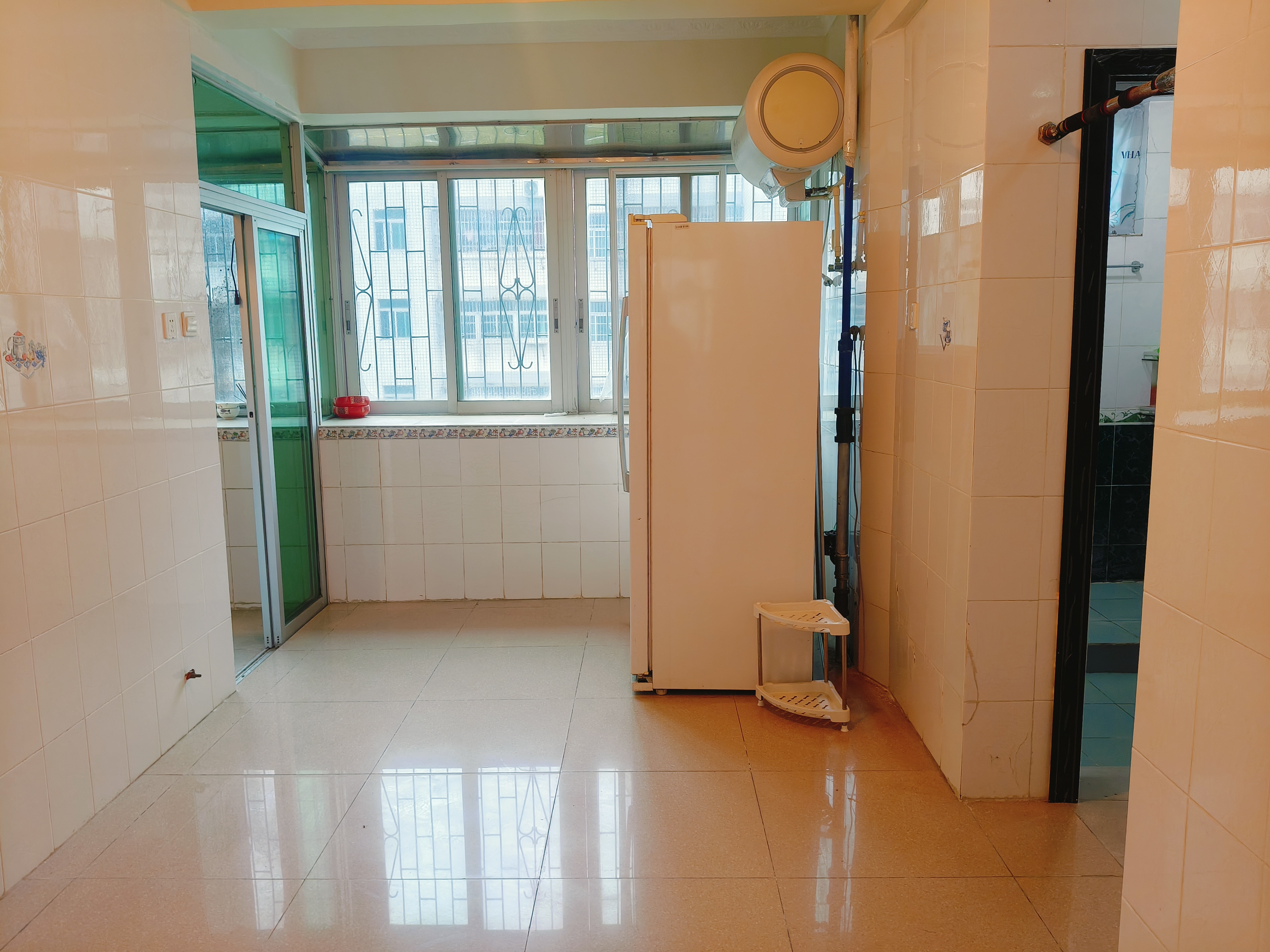 工人疗养院 3室2厅2卫 2300.0元/月 工人疗养院 3室2厅2卫 2300.0元/月室内图