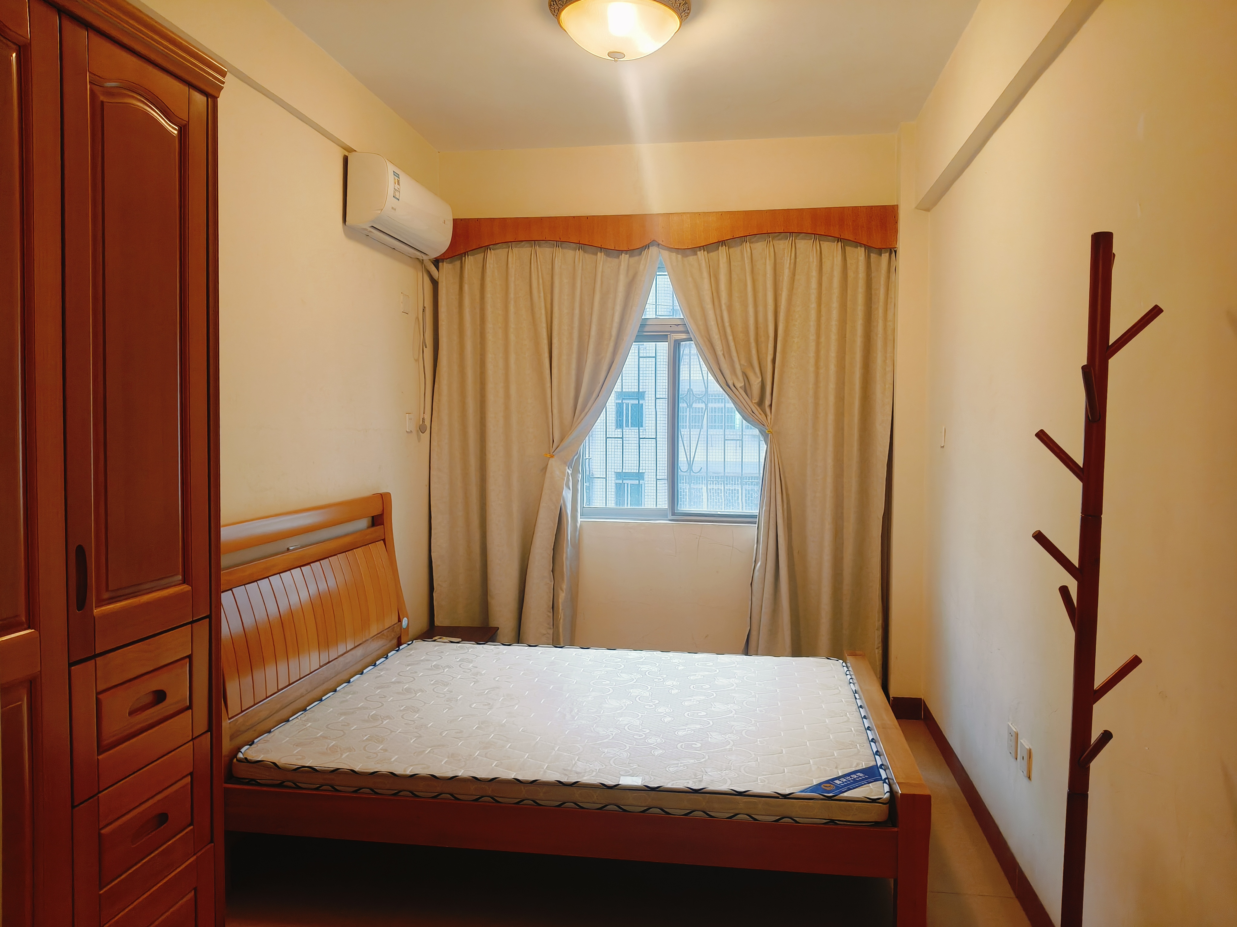 工人疗养院 3室2厅2卫 2300.0元/月 工人疗养院 3室2厅2卫 2300.0元/月室内图