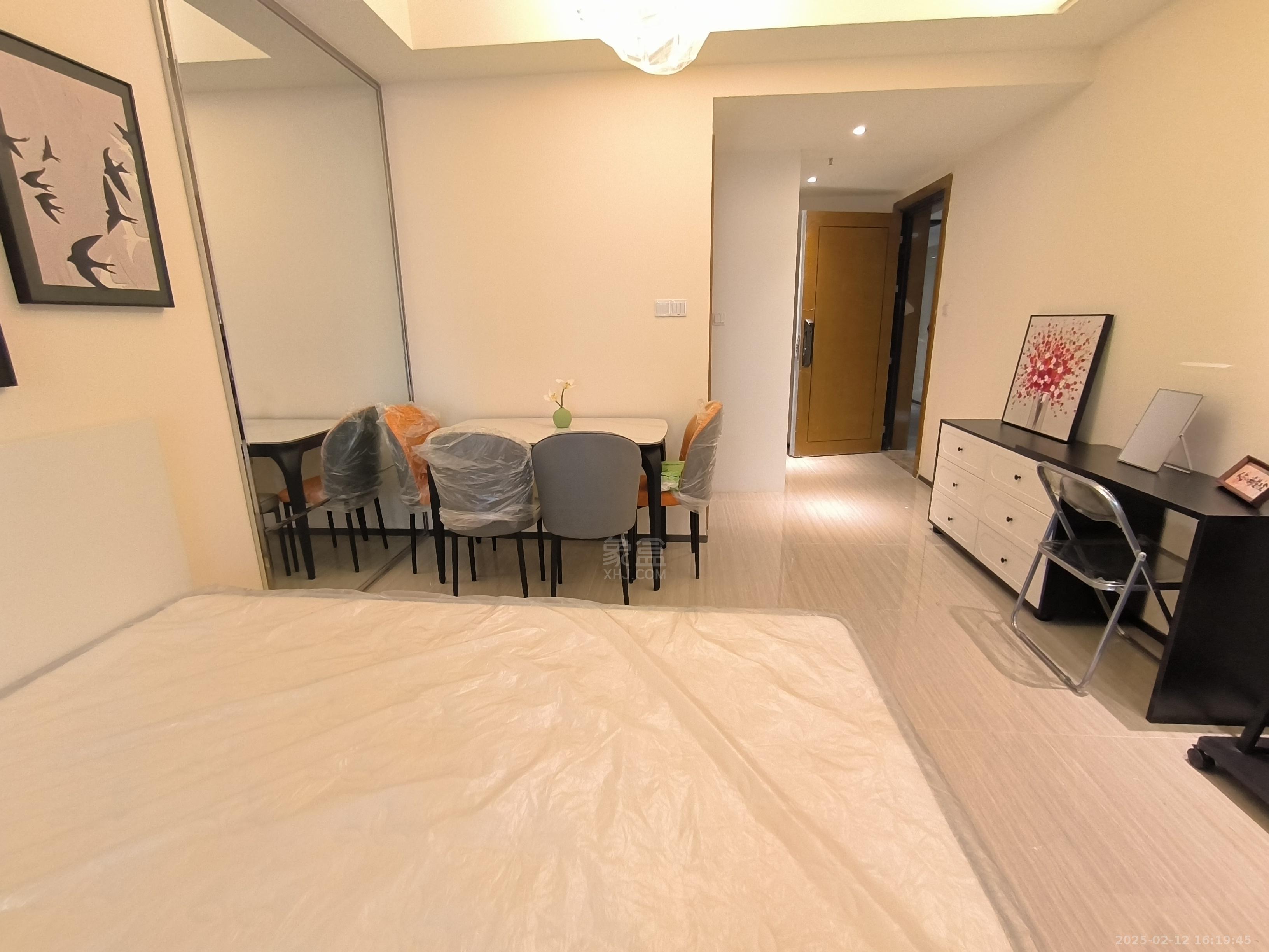 恒大华府  1室1厅1卫    1500.0元/月 恒大华府  1室1厅1卫    1500.0元/月室内图