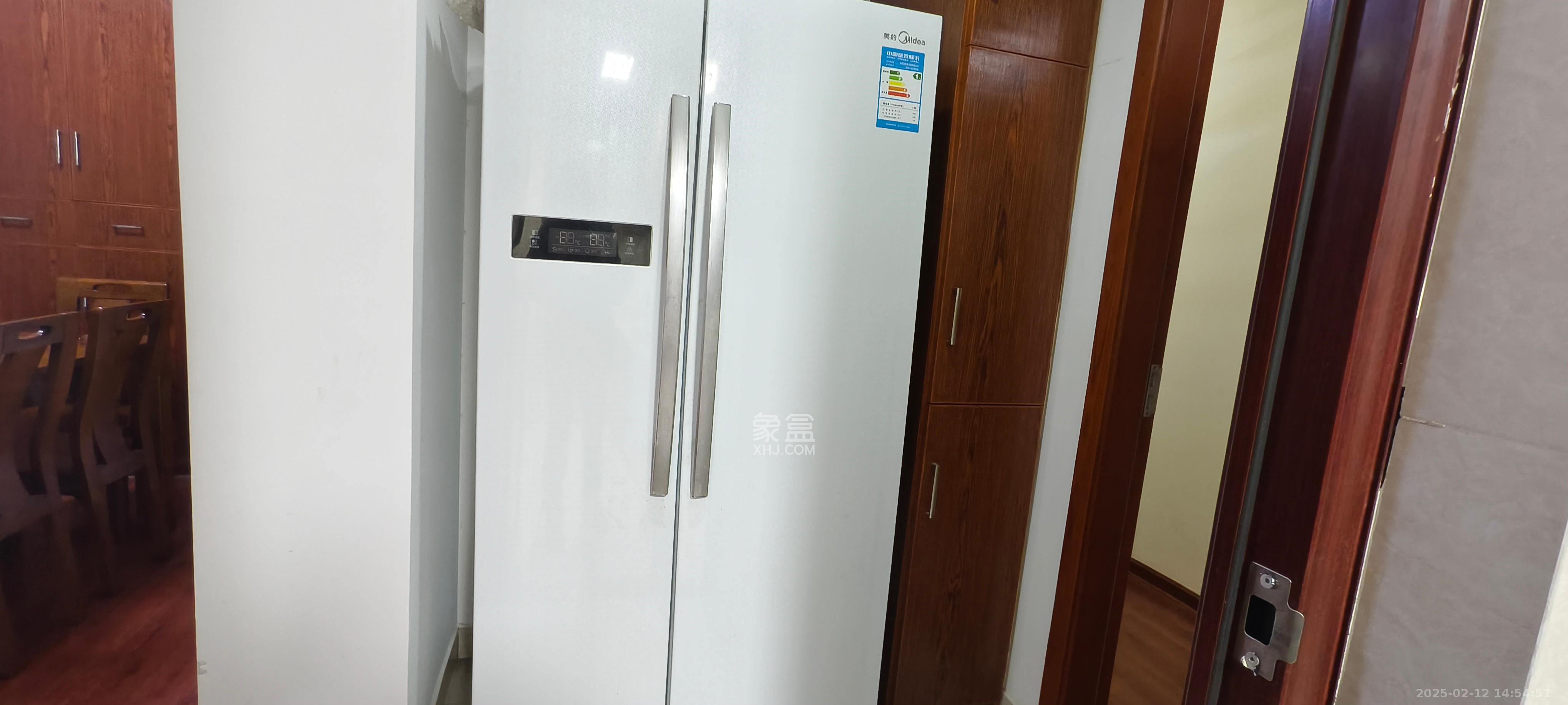 第六都(陆都小区) 3室2厅1卫 3500.0元/月 第六都(陆都小区) 3室2厅1卫 3500.0元/月室内图