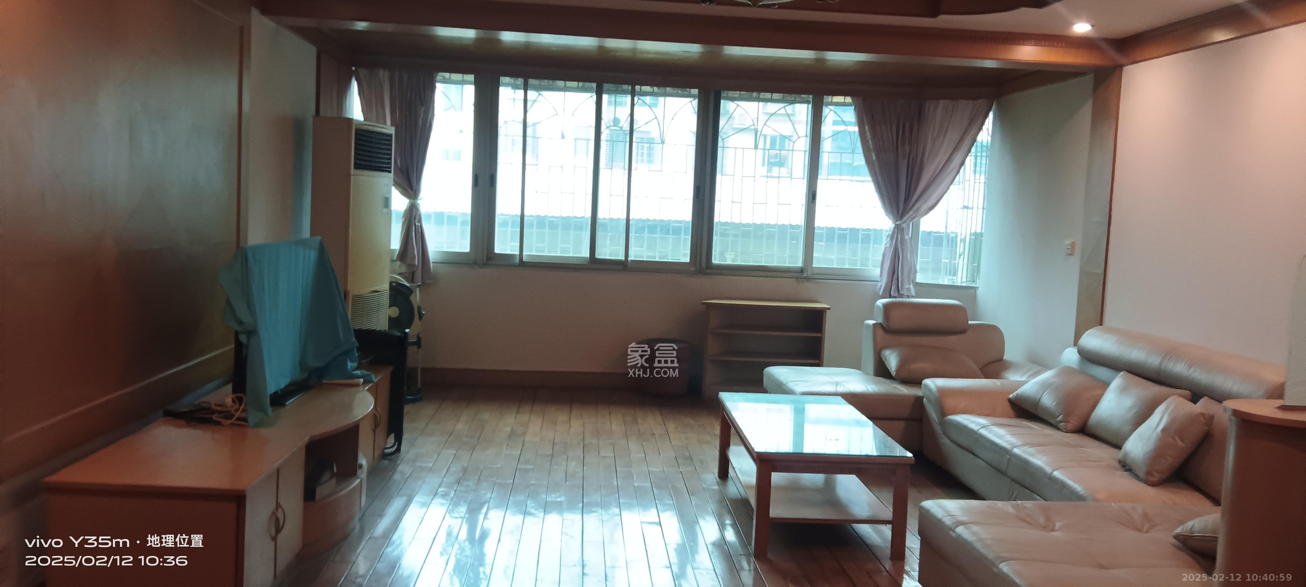 南天花园  3室2厅1卫   2200.00元/月室内图