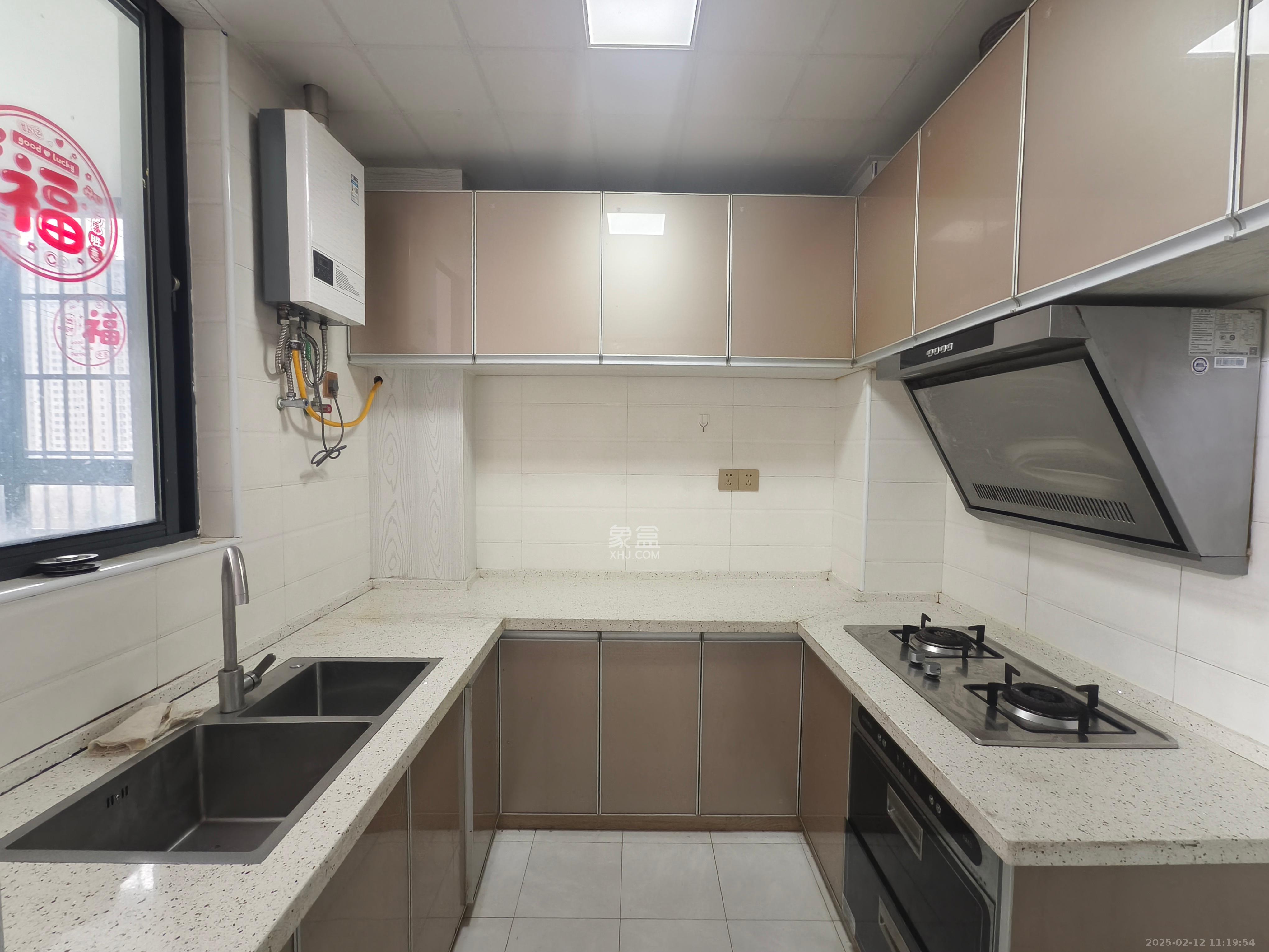 海德公园 4室2厅1卫 1900.0元/月 海德公园 4室2厅1卫 1900.0元/月室内图