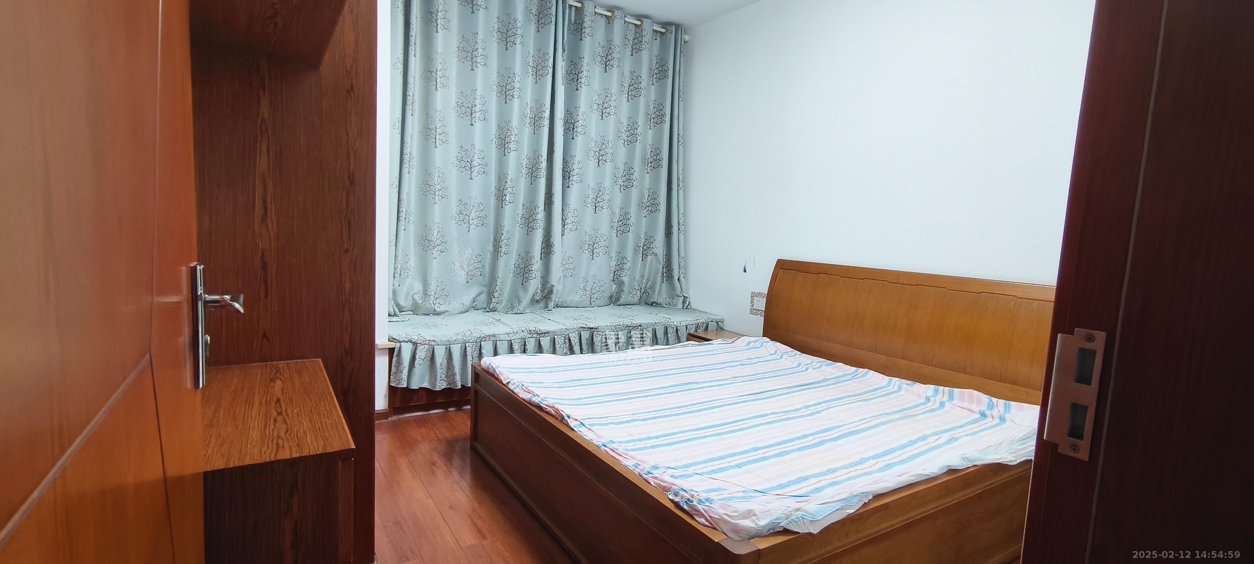 第六都(陆都小区) 3室2厅1卫 3500.0元/月 第六都(陆都小区) 3室2厅1卫 3500.0元/月室内图