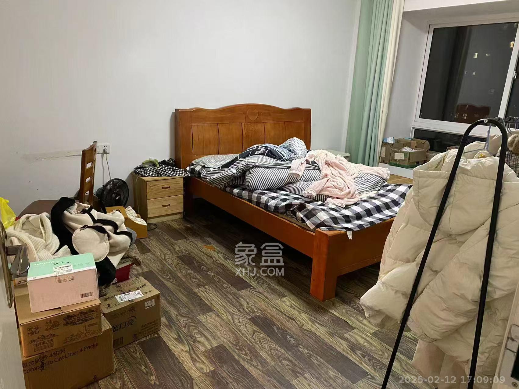 天麓尚层  4室2厅2卫   2500.00元/月室内图