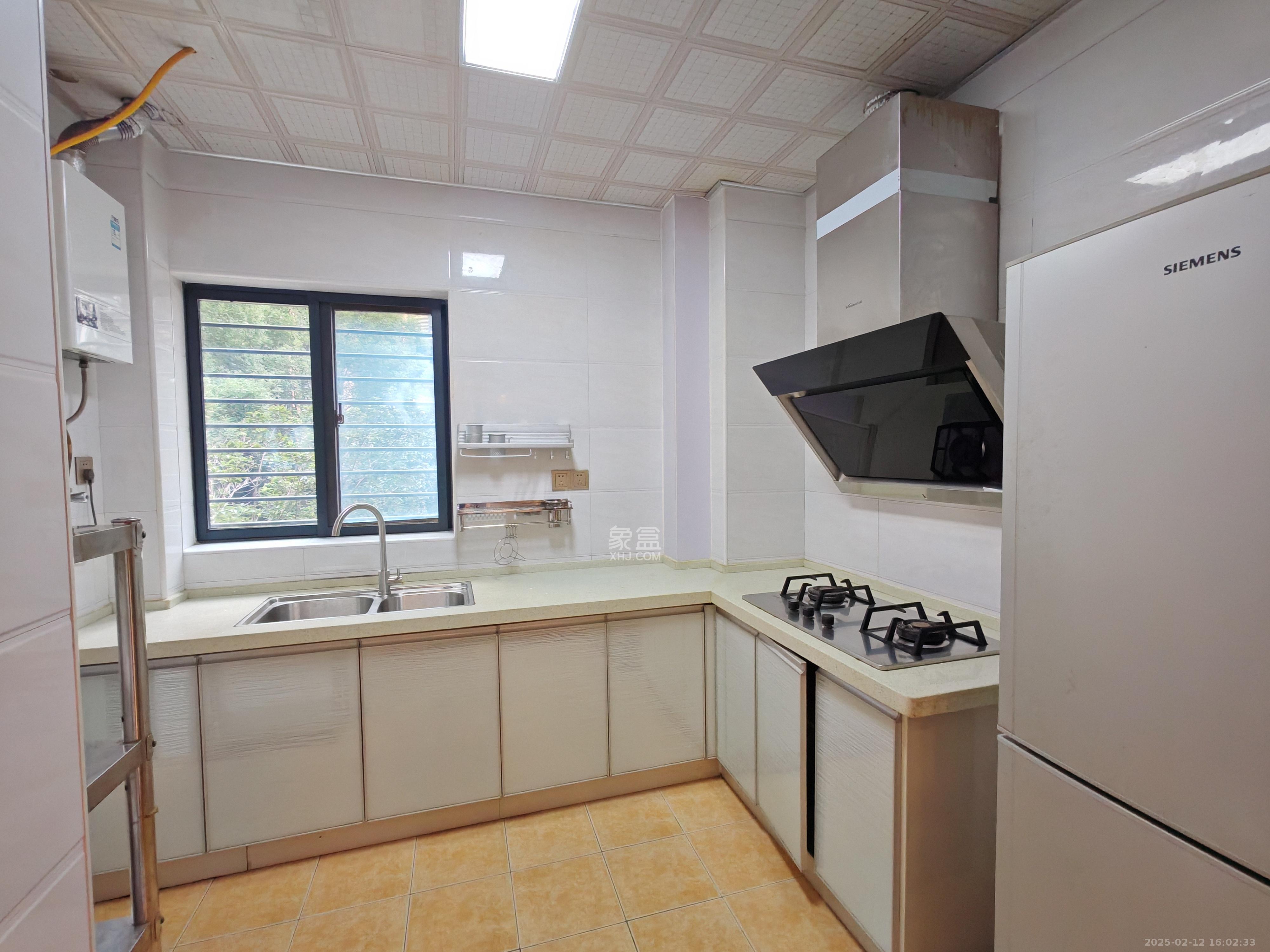 万科魅力之城 3室2厅2卫 2100.0元/月 万科魅力之城 3室2厅2卫 2100.0元/月室内图