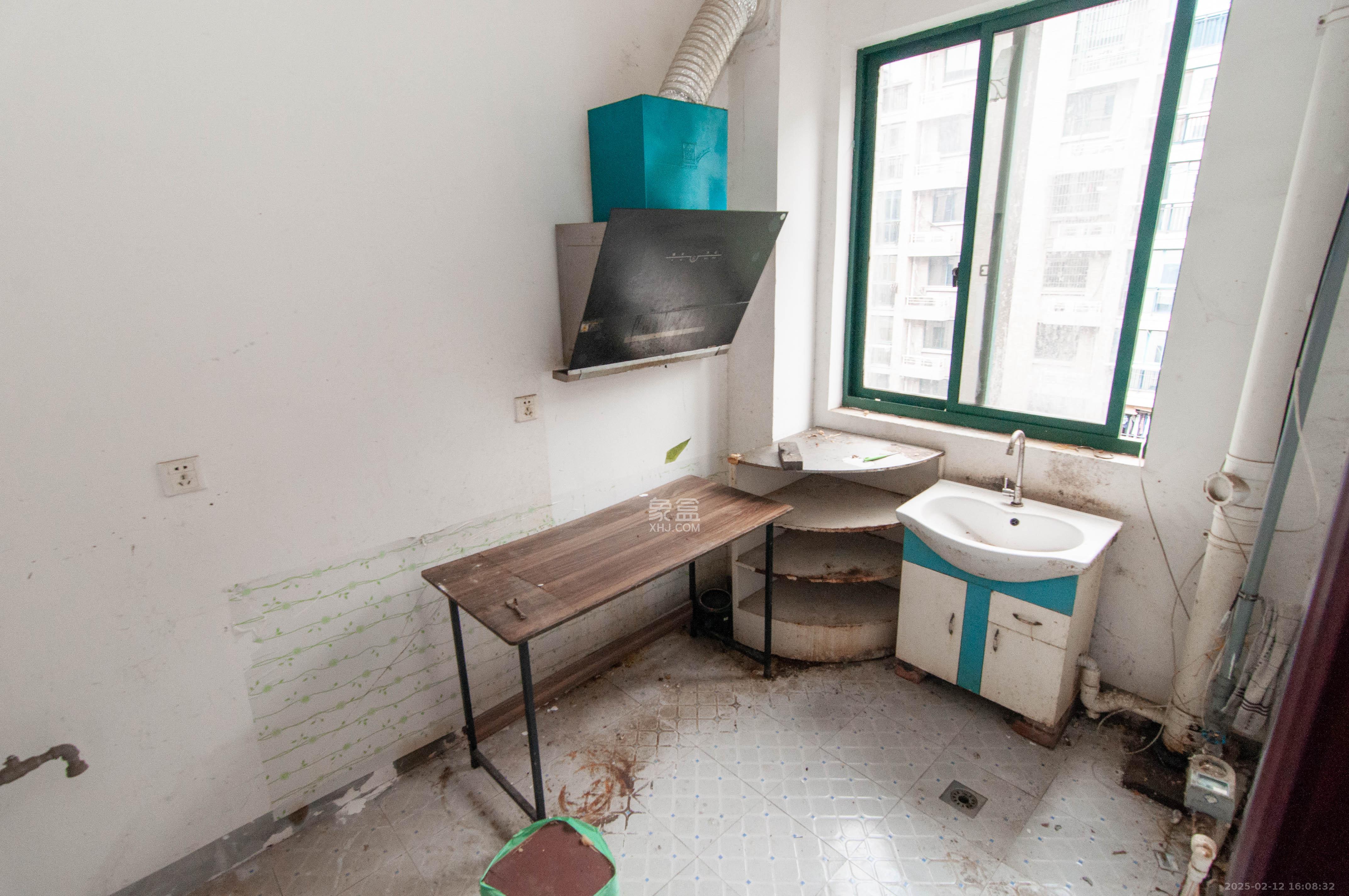 共和世家 1室1厅1卫 2900.0元/月 共和世家 1室1厅1卫 2900.0元/月室内图