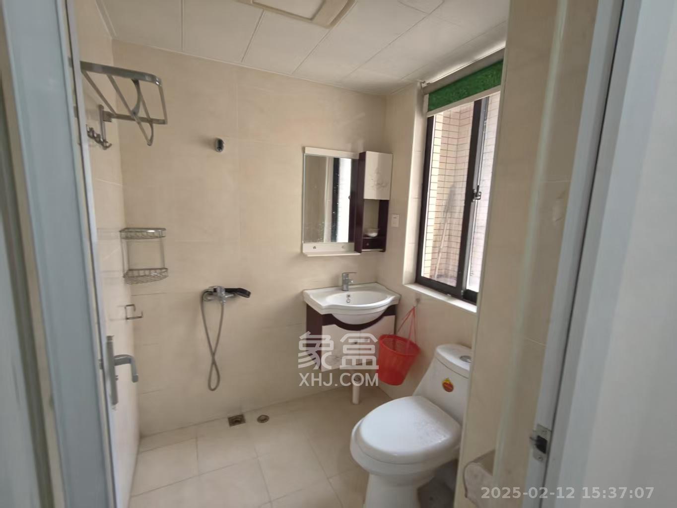 乾源国际 3室2厅1卫 2000.0元/月 乾源国际 3室2厅1卫 2000.0元/月室内图