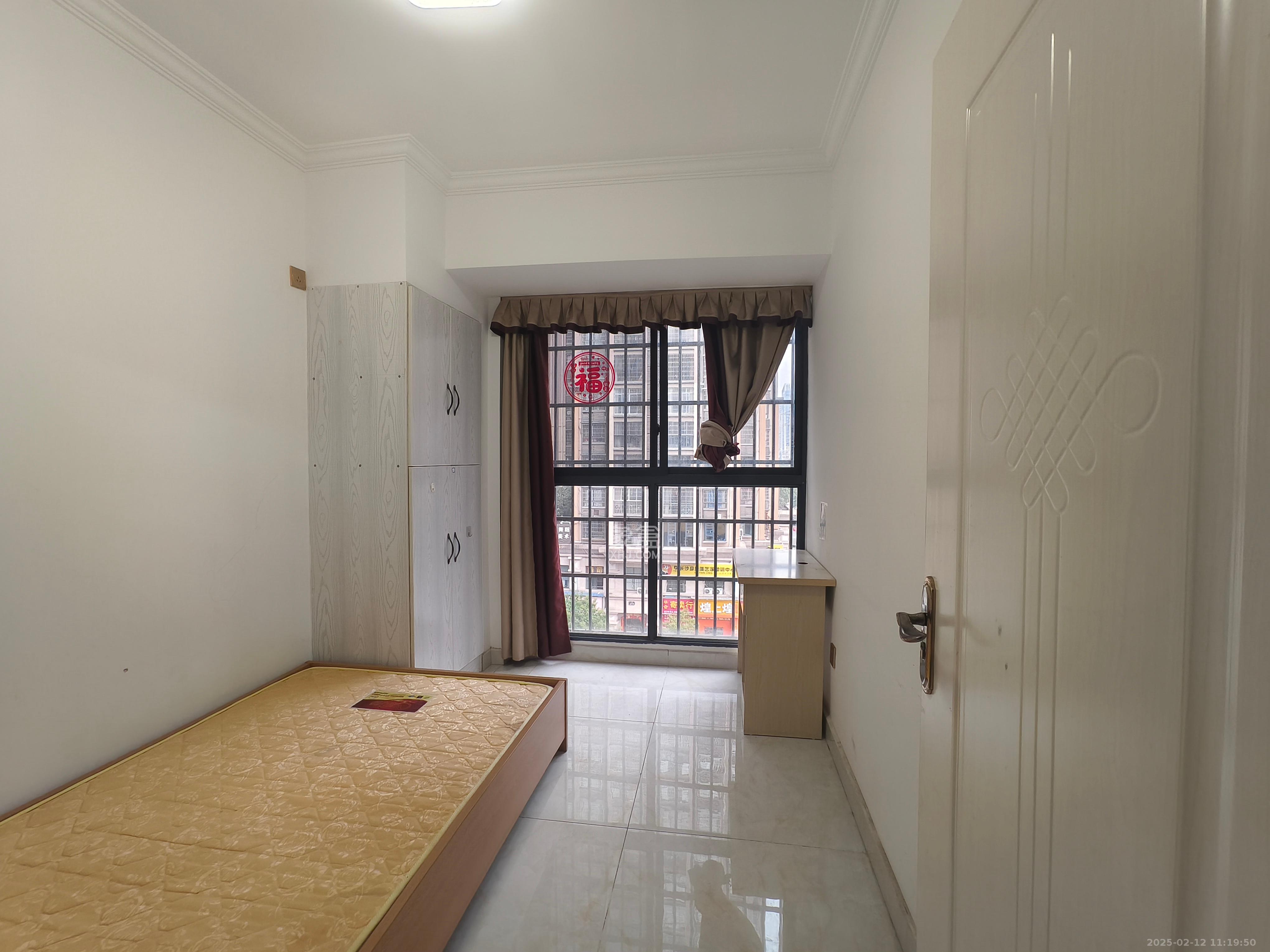 海德公园 4室2厅1卫 1900.0元/月 海德公园 4室2厅1卫 1900.0元/月室内图