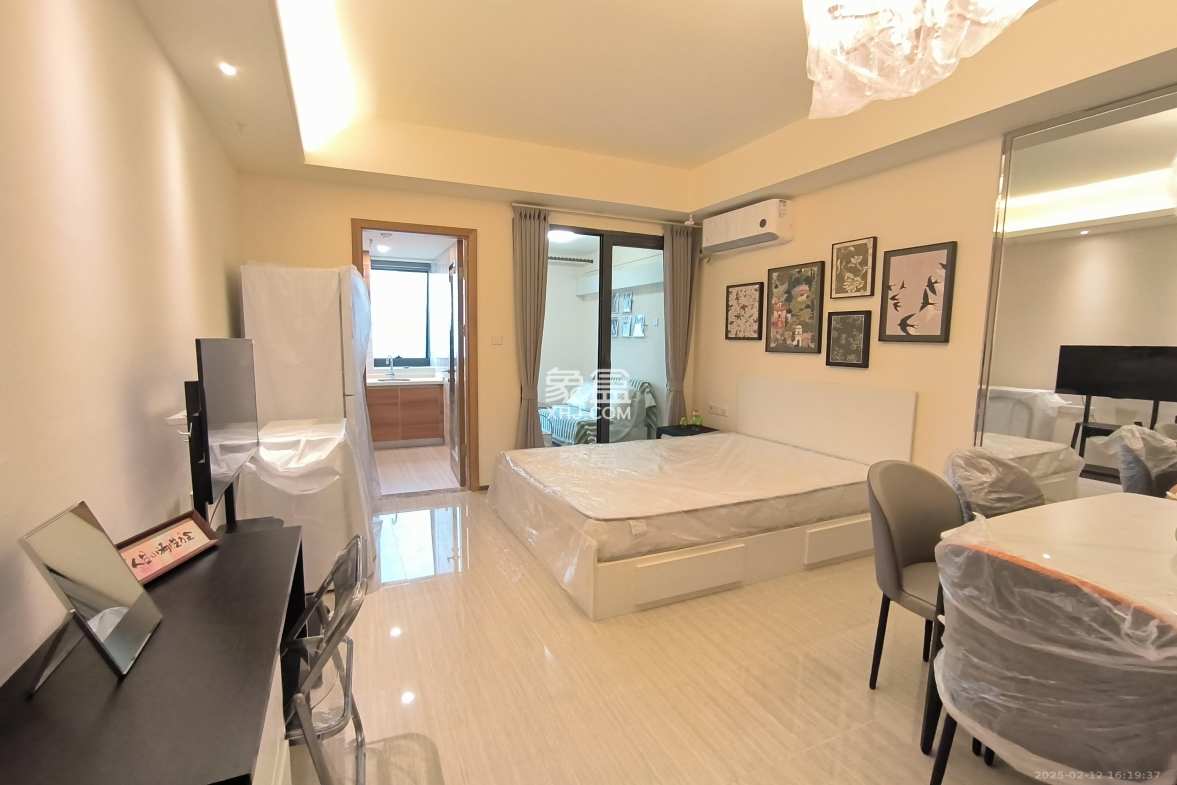 恒大华府  1室1厅1卫    1500.0元/月 恒大华府  1室1厅1卫    1500.0元/月室内图