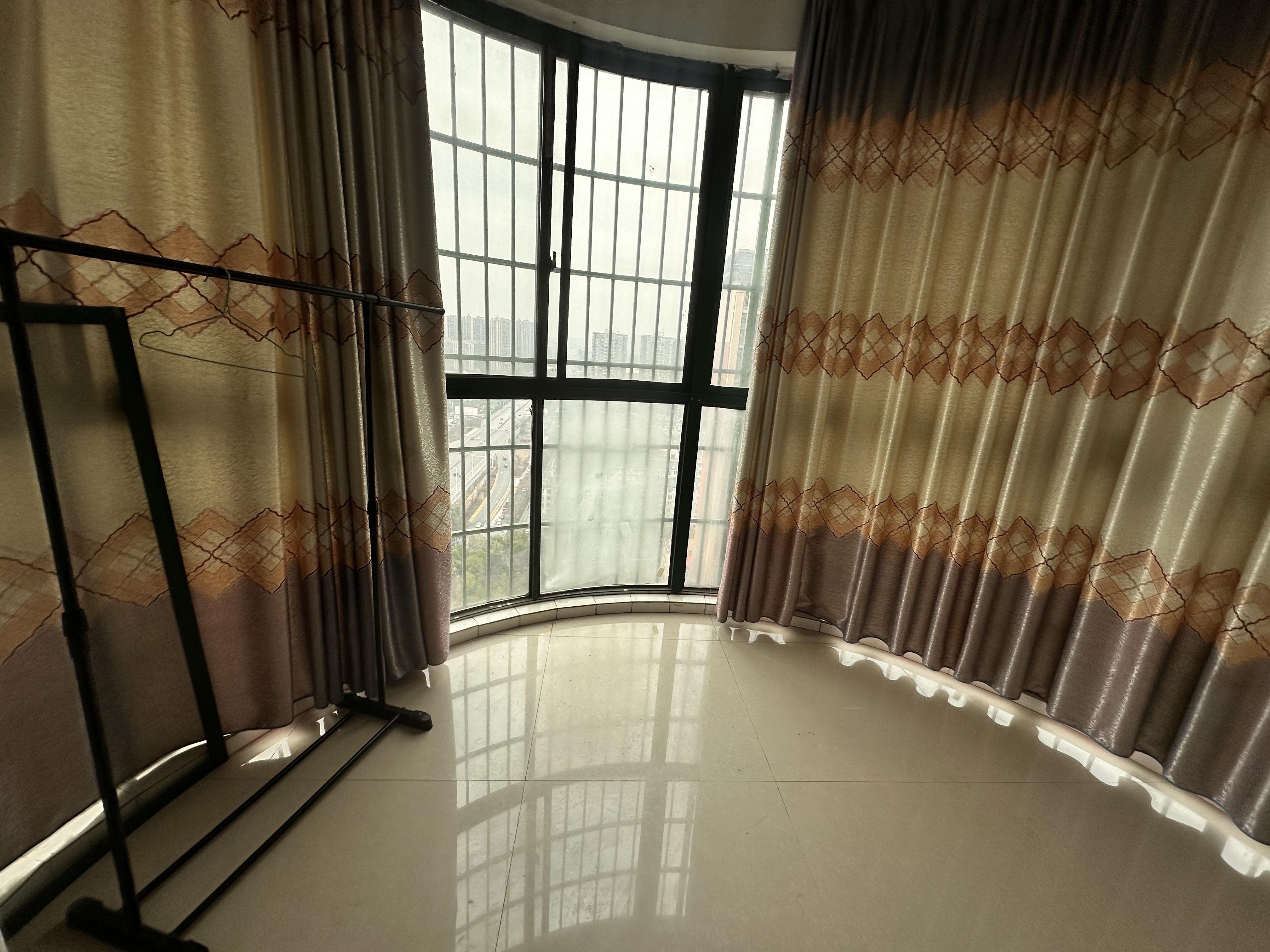 世纪华城 3室2厅1卫 1600.0元/月 世纪华城 3室2厅1卫 1600.0元/月室内图