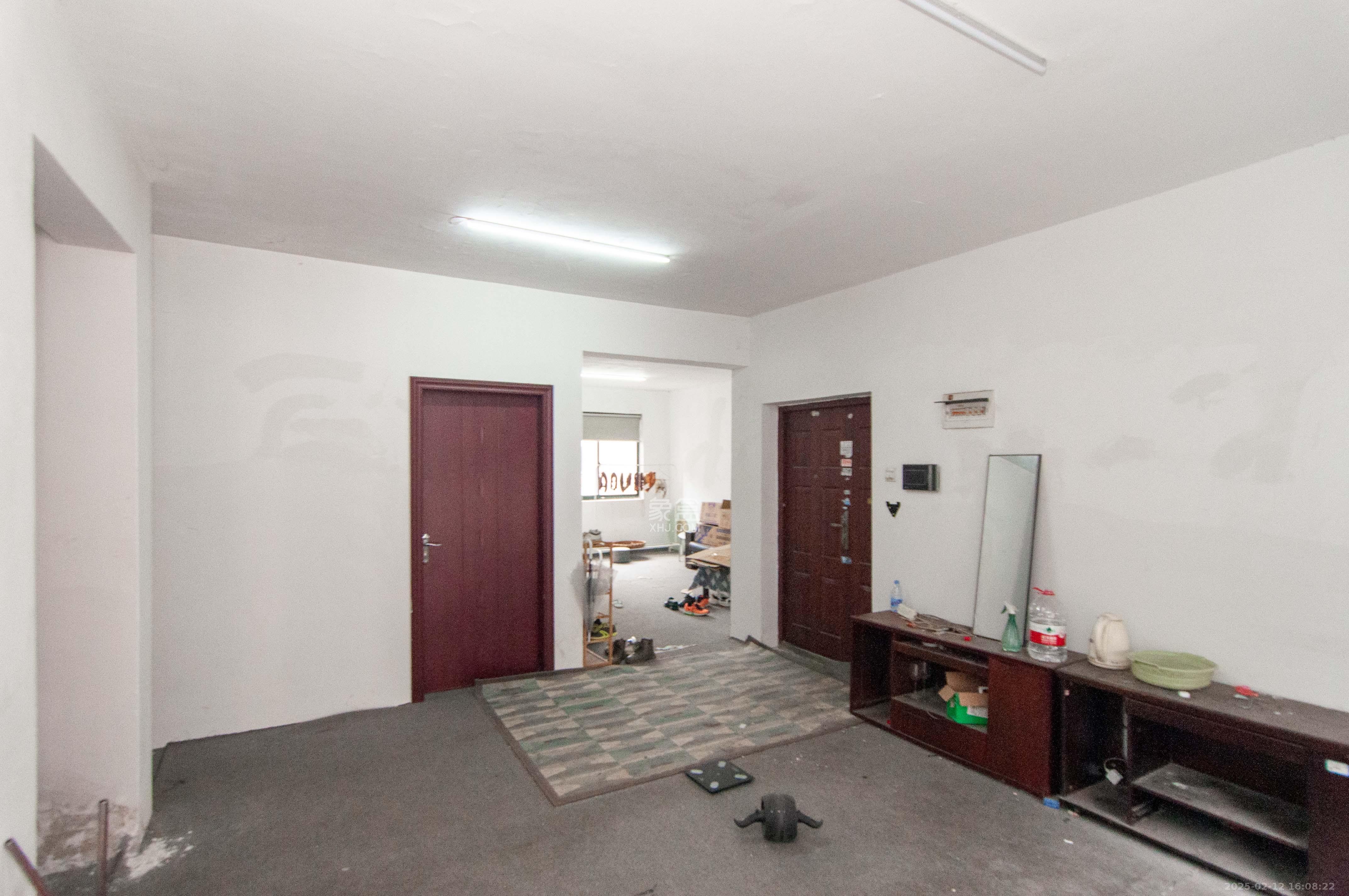 共和世家 1室1厅1卫 2900.0元/月 共和世家 1室1厅1卫 2900.0元/月室内图