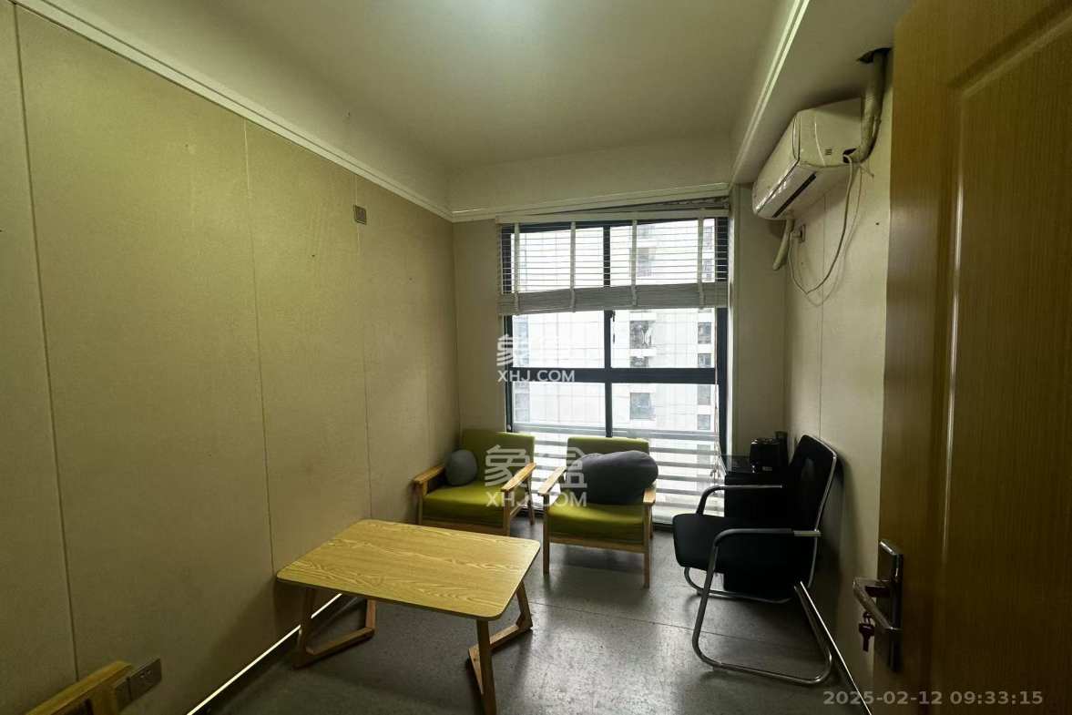 德思勤城市广场(宝格丽公寓)  3室2厅1卫    3800.0元/月 德思勤城市广场(宝格丽公寓)  3室2厅1卫    3800.0元/月室内图