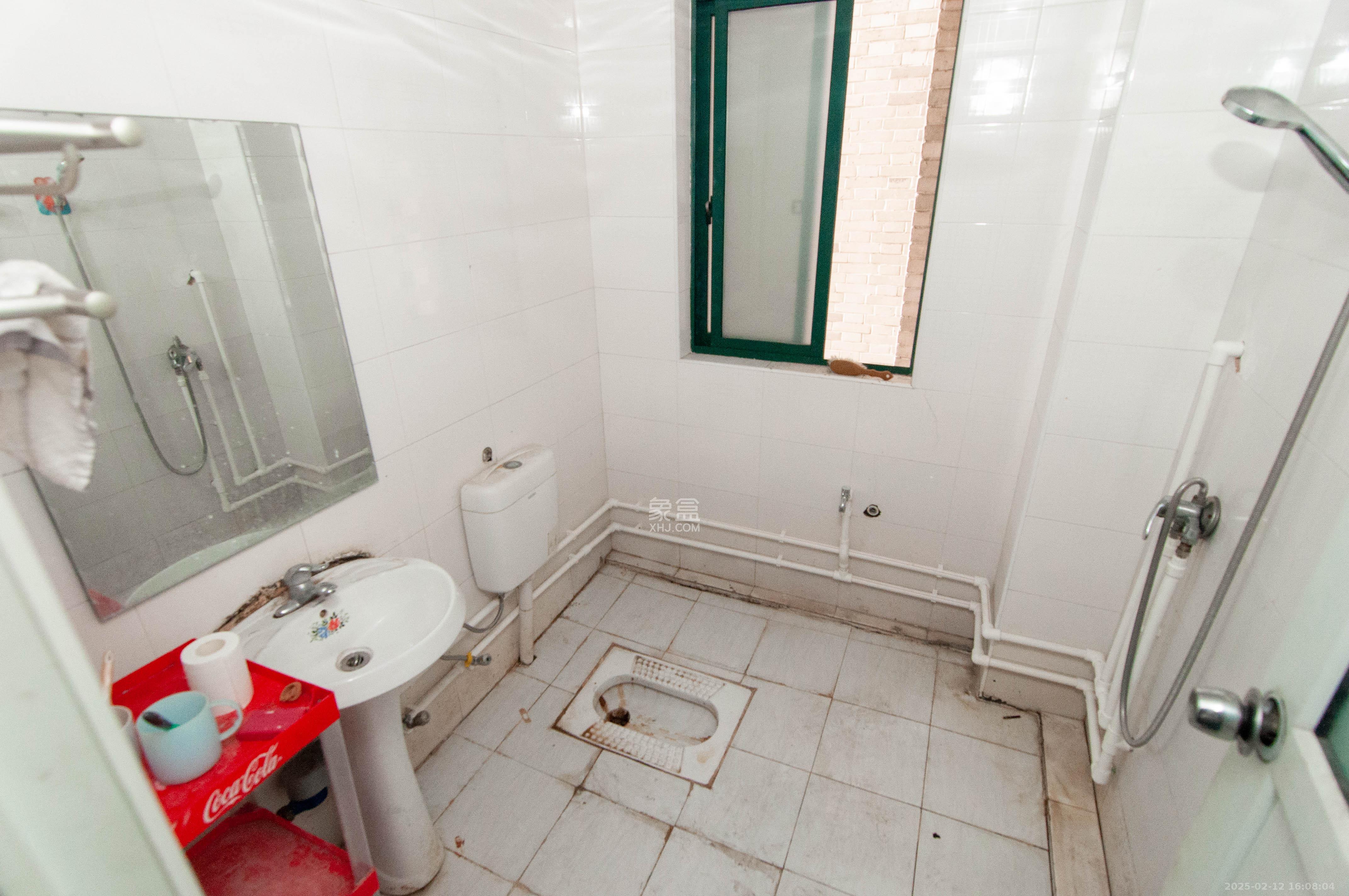 共和世家 1室1厅1卫 2900.0元/月 共和世家 1室1厅1卫 2900.0元/月室内图