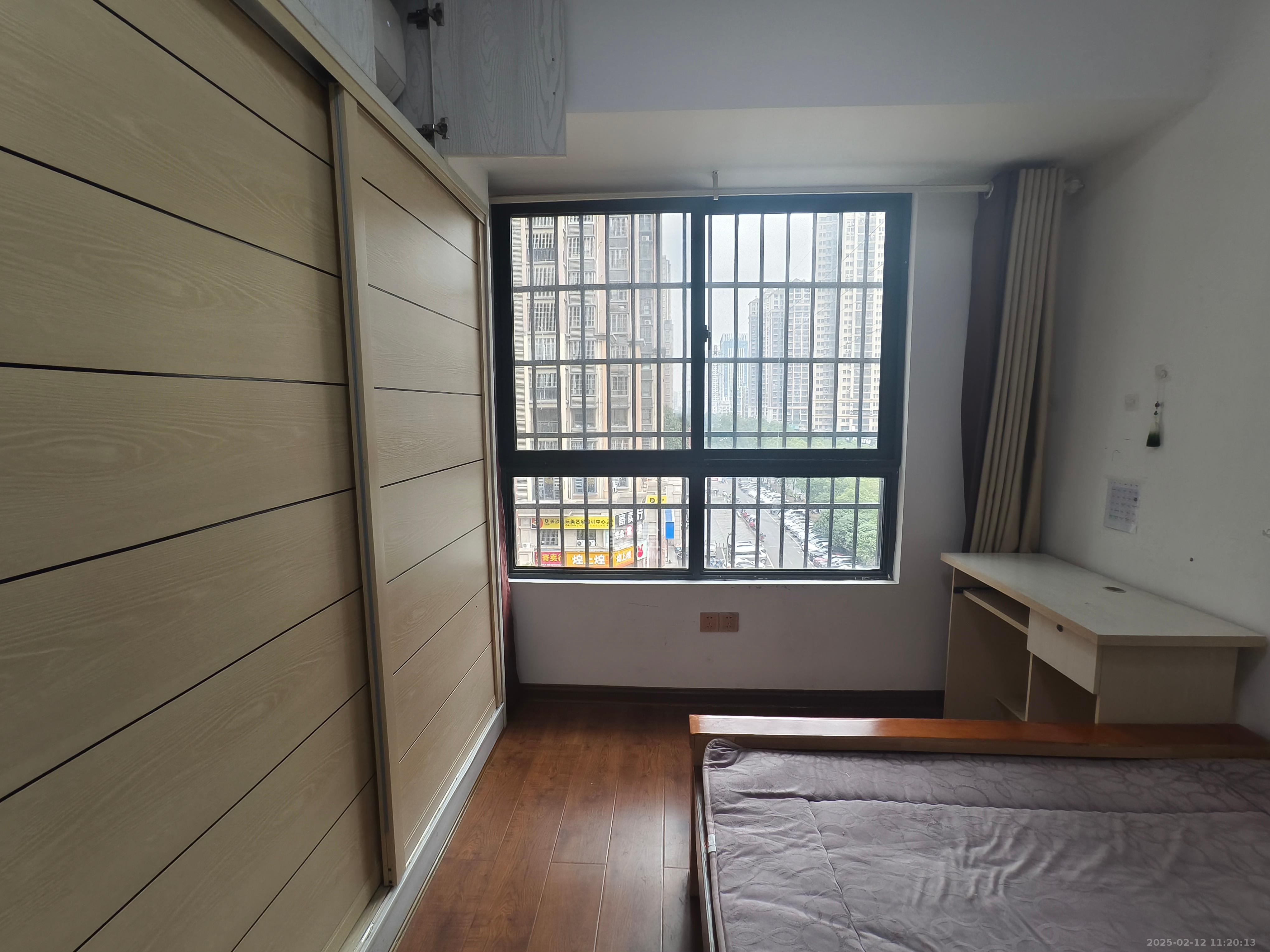 海德公园 4室2厅1卫 1900.0元/月 海德公园 4室2厅1卫 1900.0元/月室内图