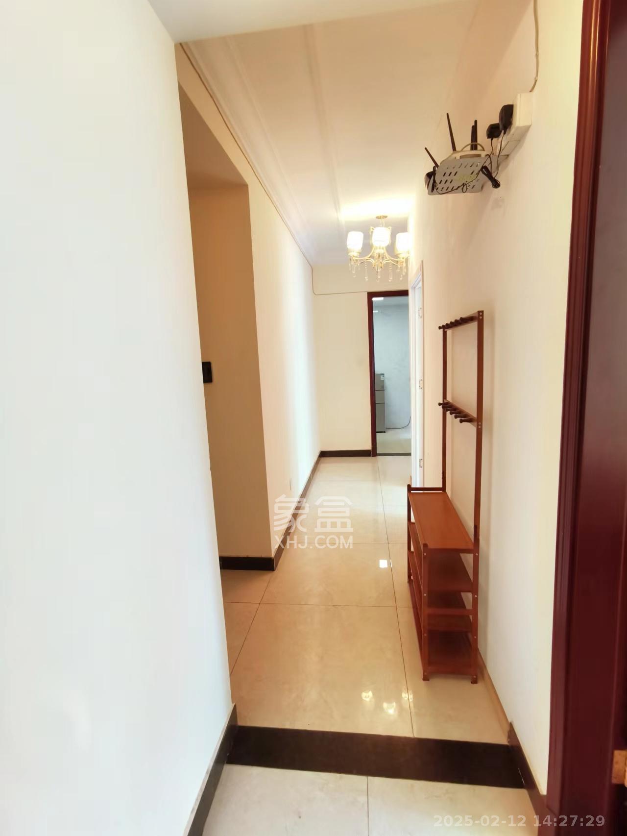 恒大江湾  2室1厅1卫    2000.0元/月 恒大江湾  2室1厅1卫    2000.0元/月