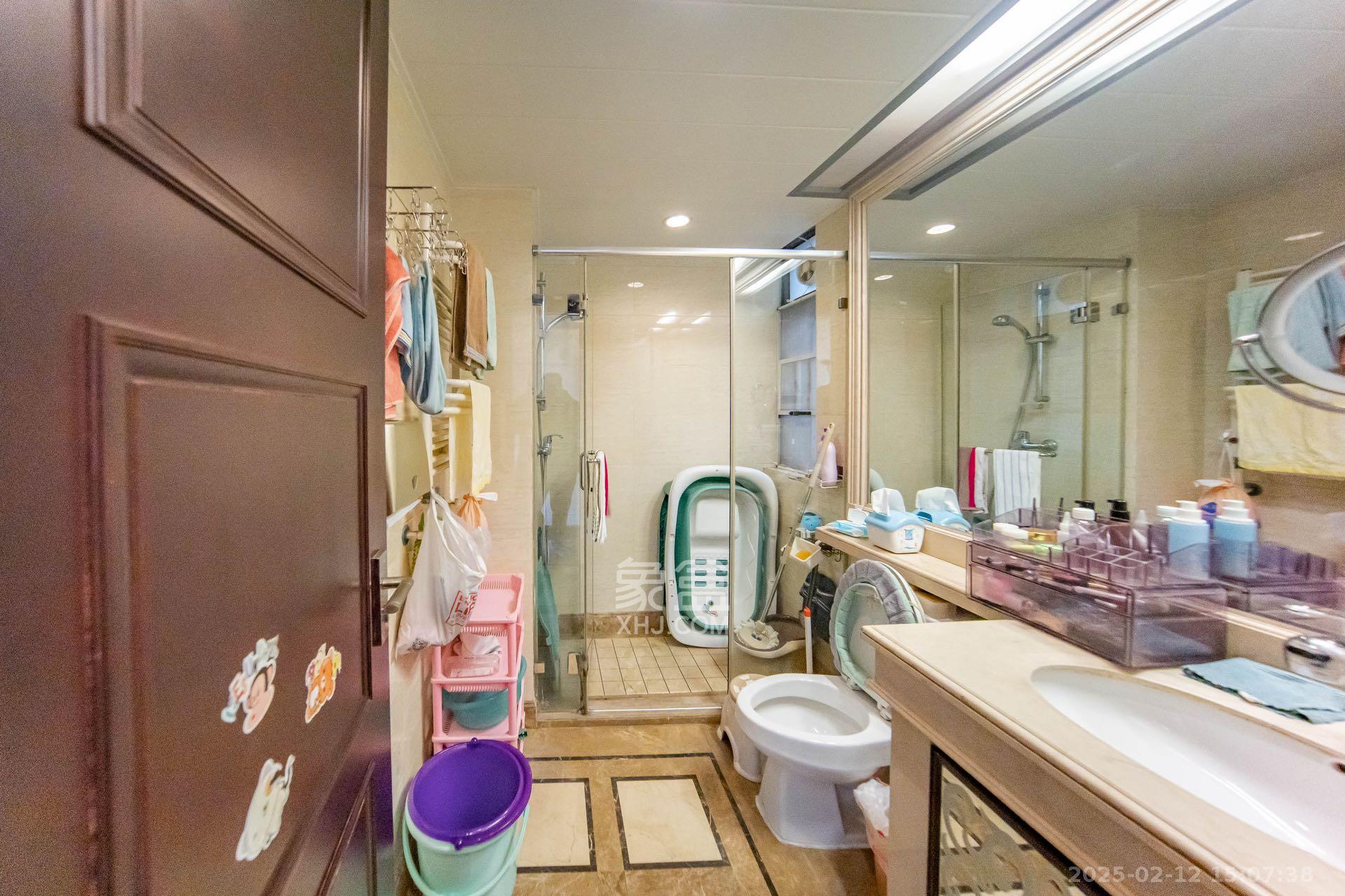 中海国际一期  4室2厅2卫    3000.0元/月 中海国际一期  4室2厅2卫    3000.0元/月室内图