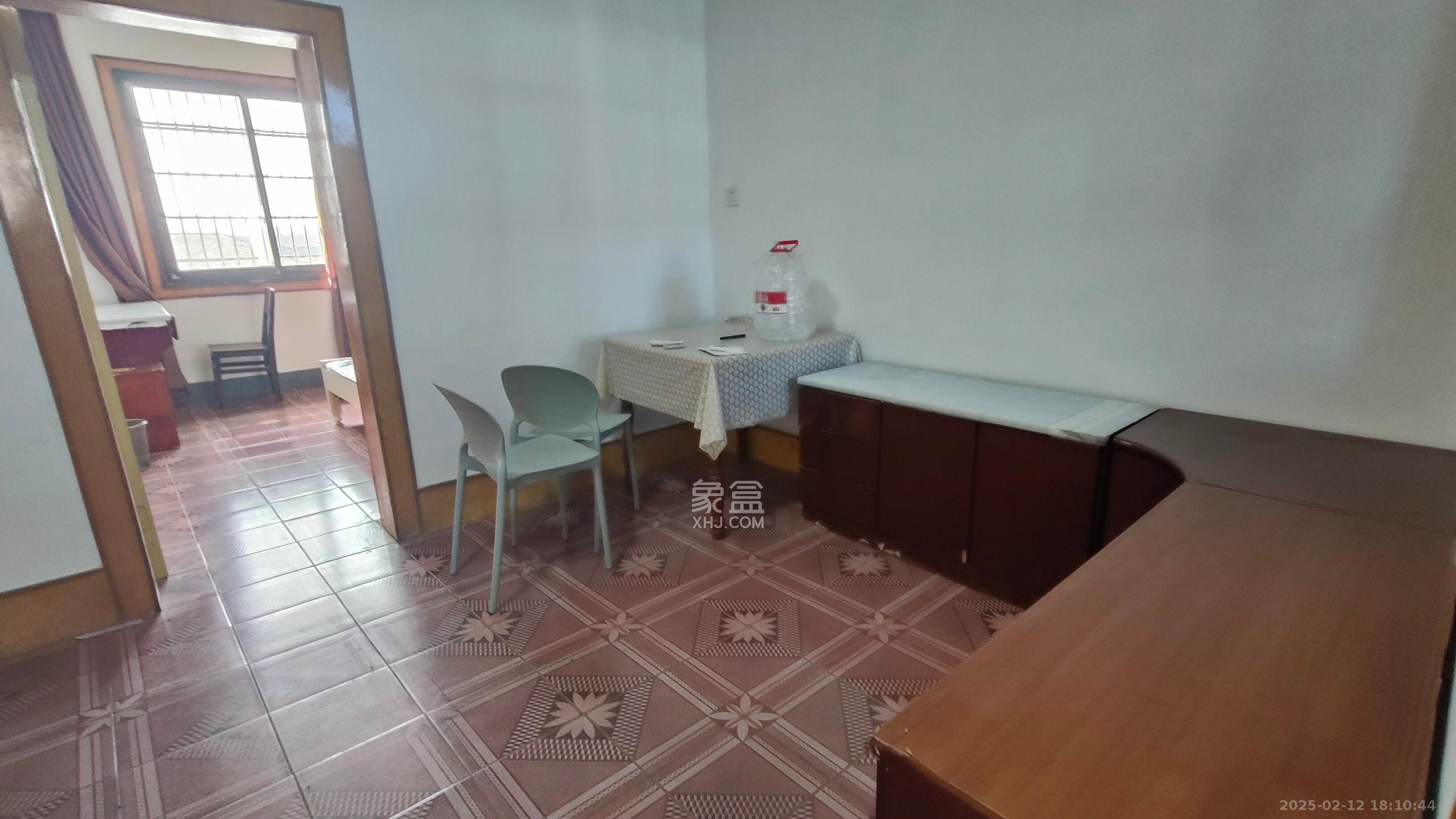 中南大学南校区 2室2厅1卫 2400.0元/月 中南大学南校区 2室2厅1卫 2400.0元/月室内图