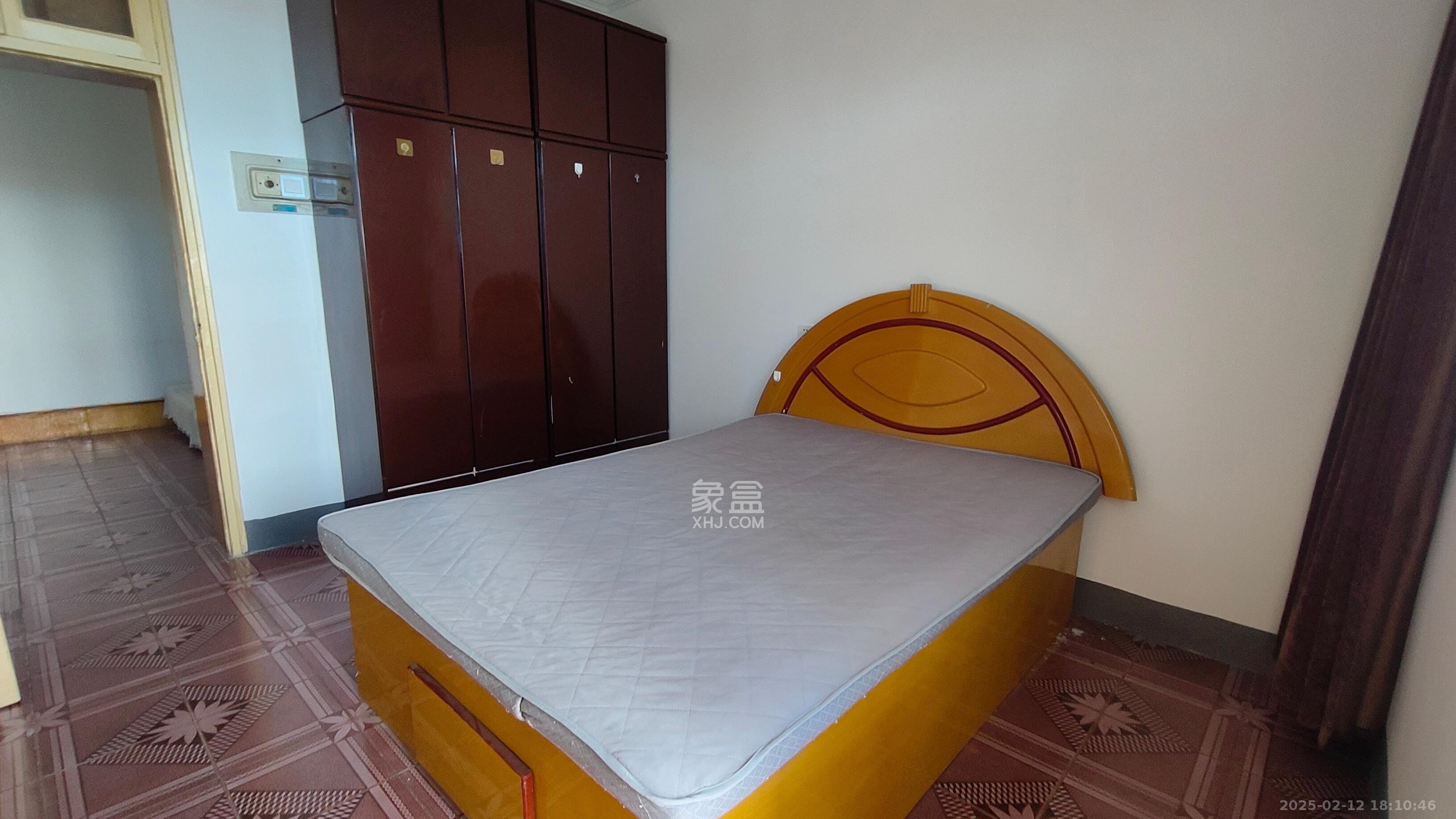 中南大学南校区 2室2厅1卫 2400.0元/月 中南大学南校区 2室2厅1卫 2400.0元/月室内图