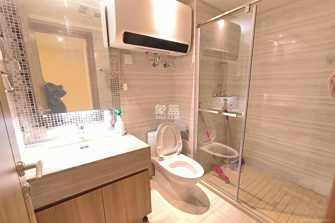 恒大华府  1室1厅1卫    1500.0元/月 恒大华府  1室1厅1卫    1500.0元/月室内图