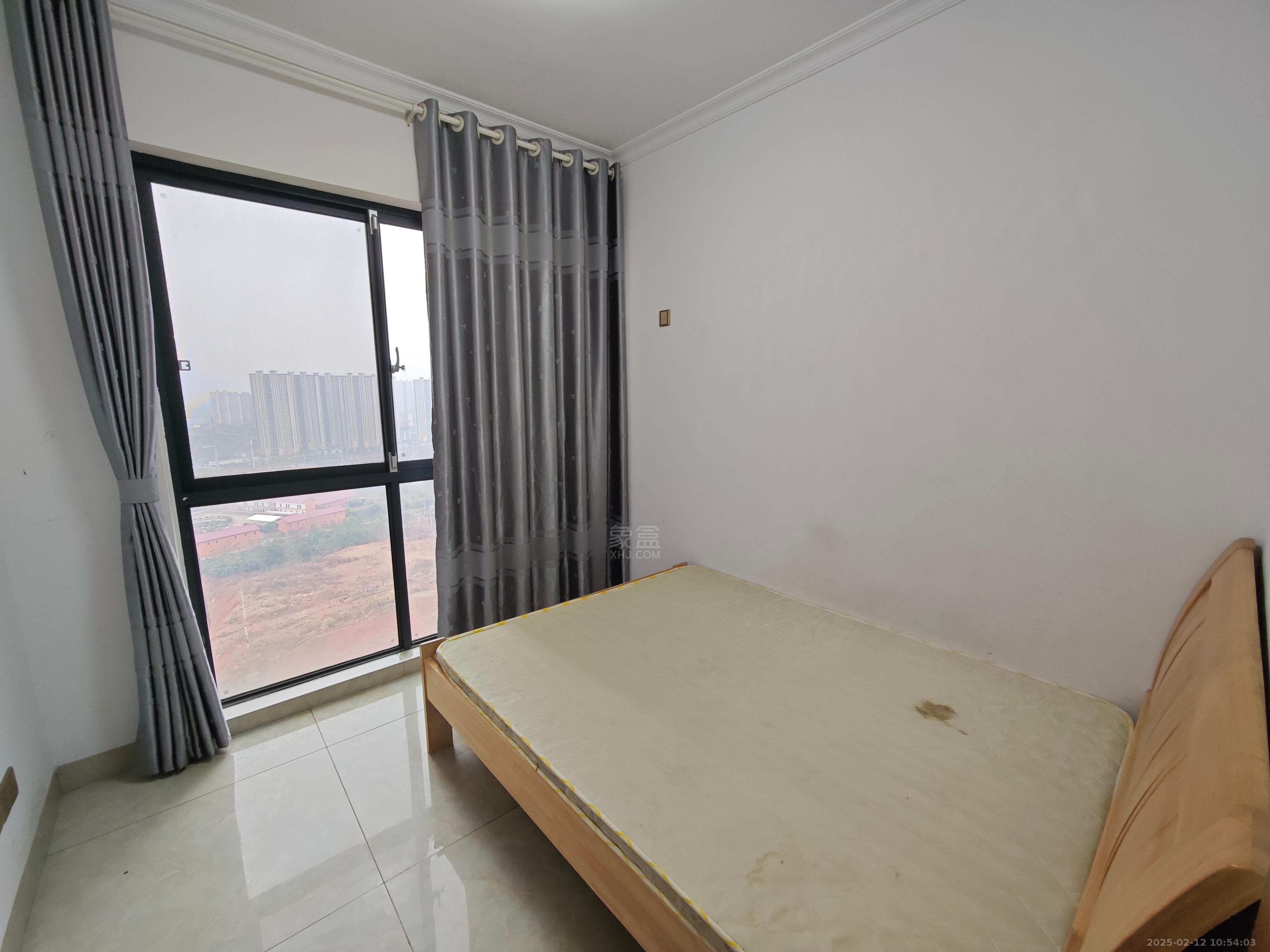 桂花城 3室2厅1卫 1700.0元/月 桂花城 3室2厅1卫 1700.0元/月室内图