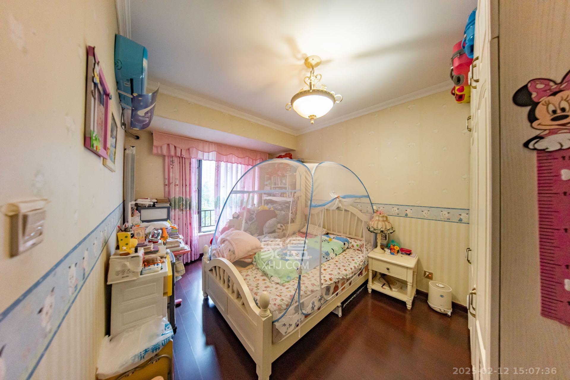 中海国际一期  4室2厅2卫    3000.0元/月 中海国际一期  4室2厅2卫    3000.0元/月室内图