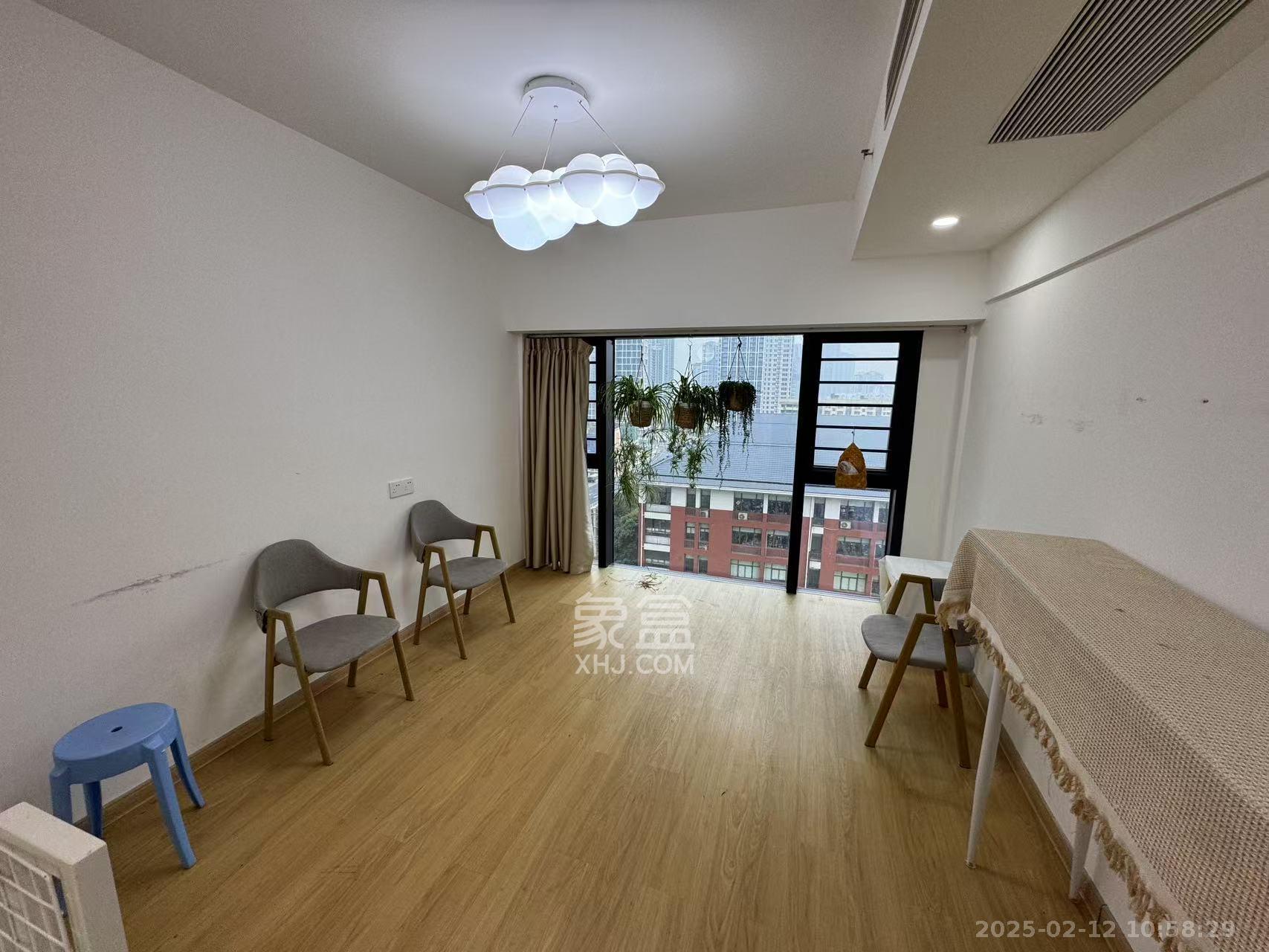 中一鲲出(鲲鹏府)  2室1厅1卫    2800.0元/月 中一鲲出(鲲鹏府)  2室1厅1卫    2800.0元/月