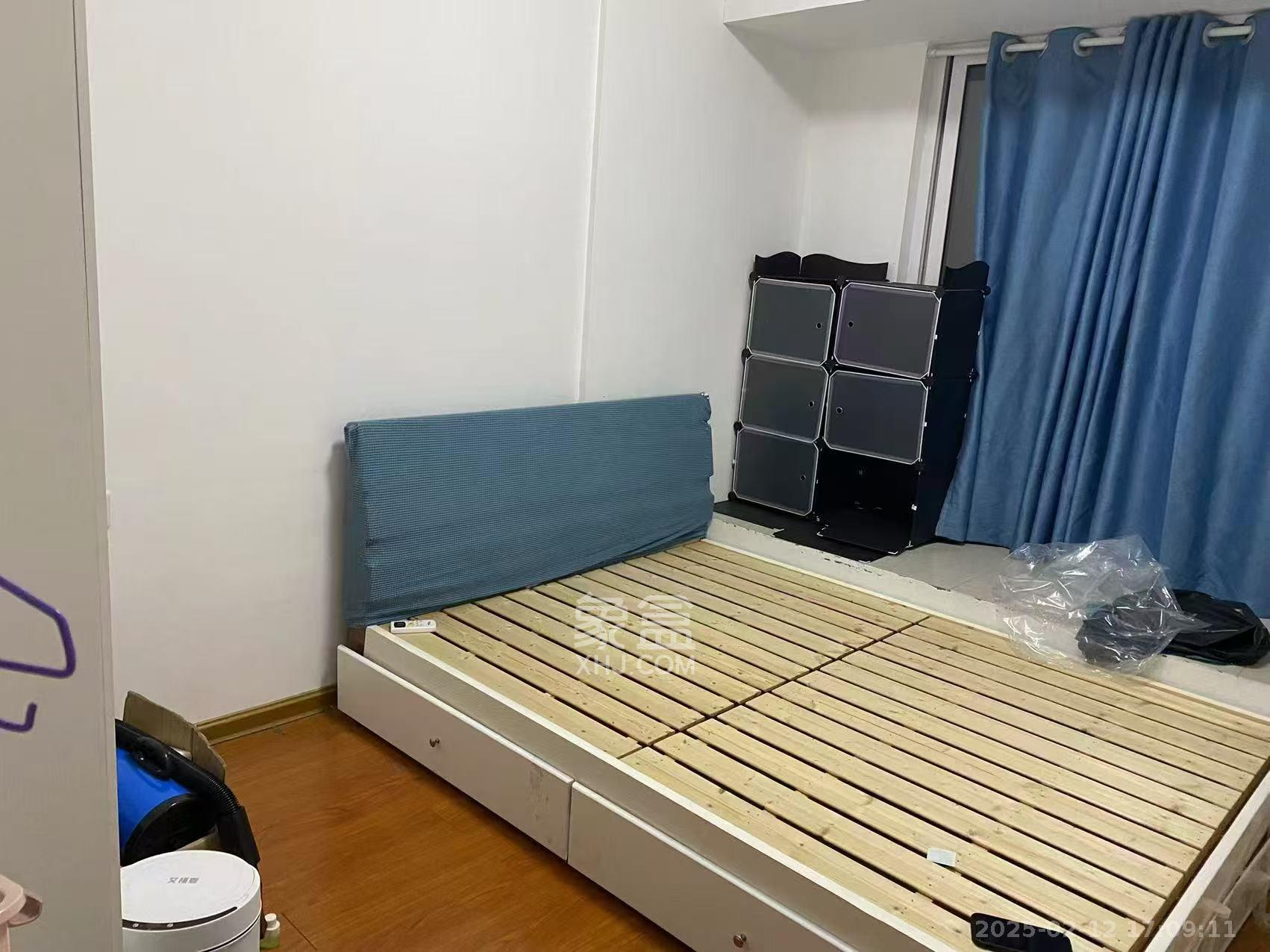 天麓尚层  4室2厅2卫   2500.00元/月室内图