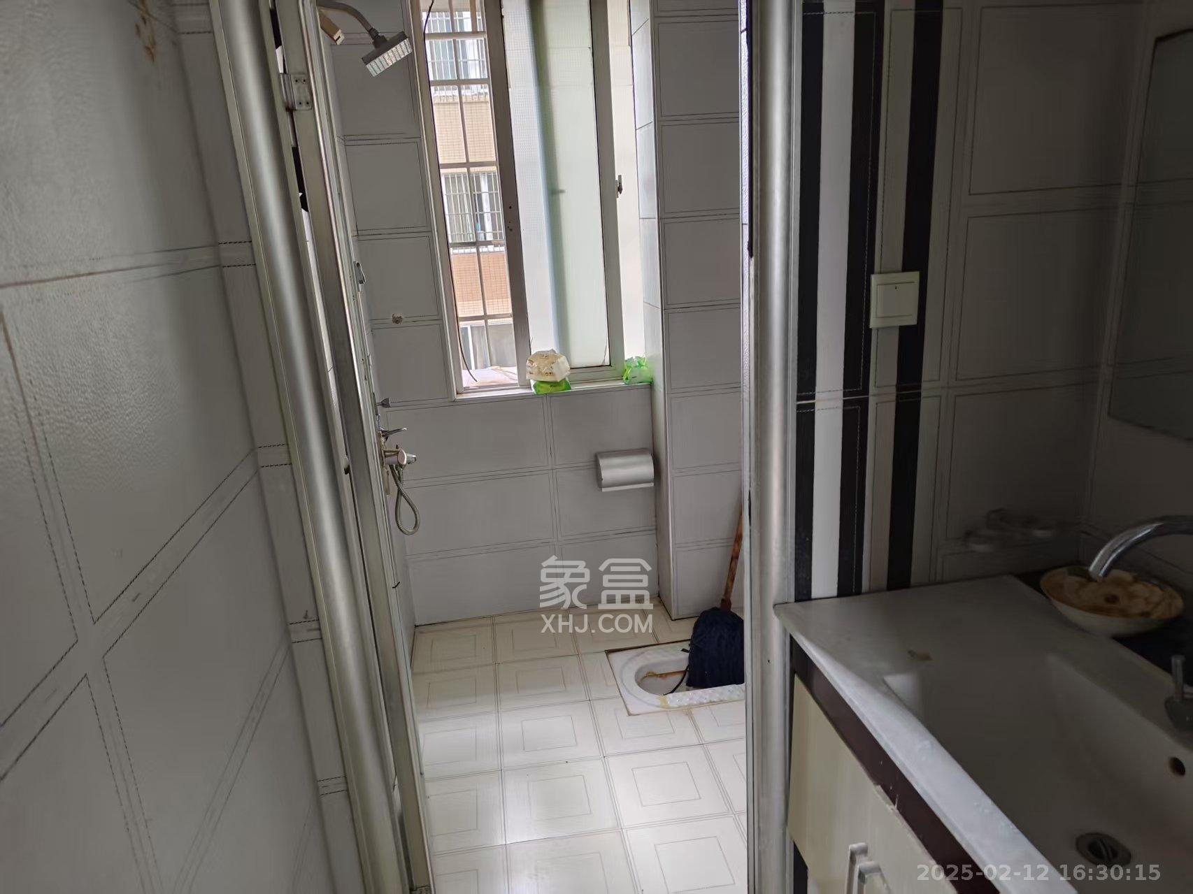 芙蓉上河图 5室2厅1卫 2500.0元/月 芙蓉上河图 5室2厅1卫 2500.0元/月室内图