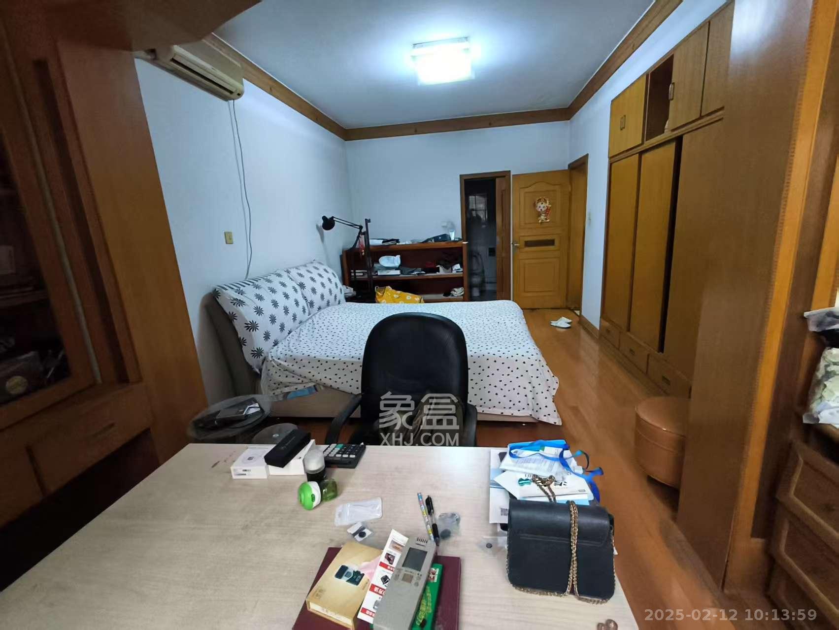 建湘新村  4室2厅2卫   3800.00元/月室内图