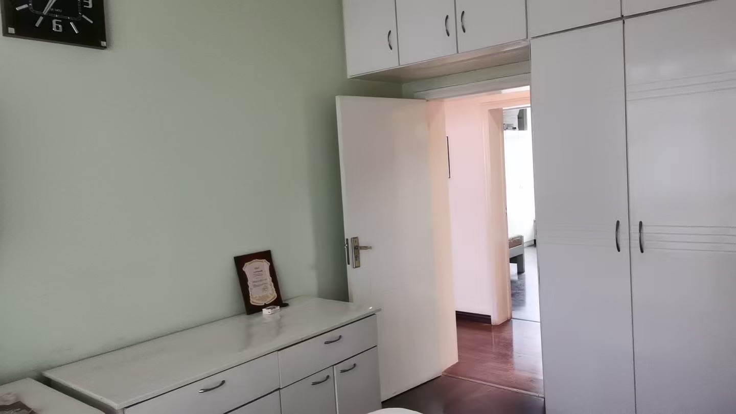 龙泉花园  4室2厅2卫    69.8万 龙泉花园  4室2厅2卫    69.8万客厅