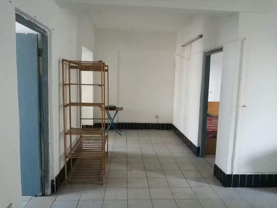 安全局宿舍  2室2厅1卫    90.0万 安全局宿舍  2室2厅1卫    90.0万室内图