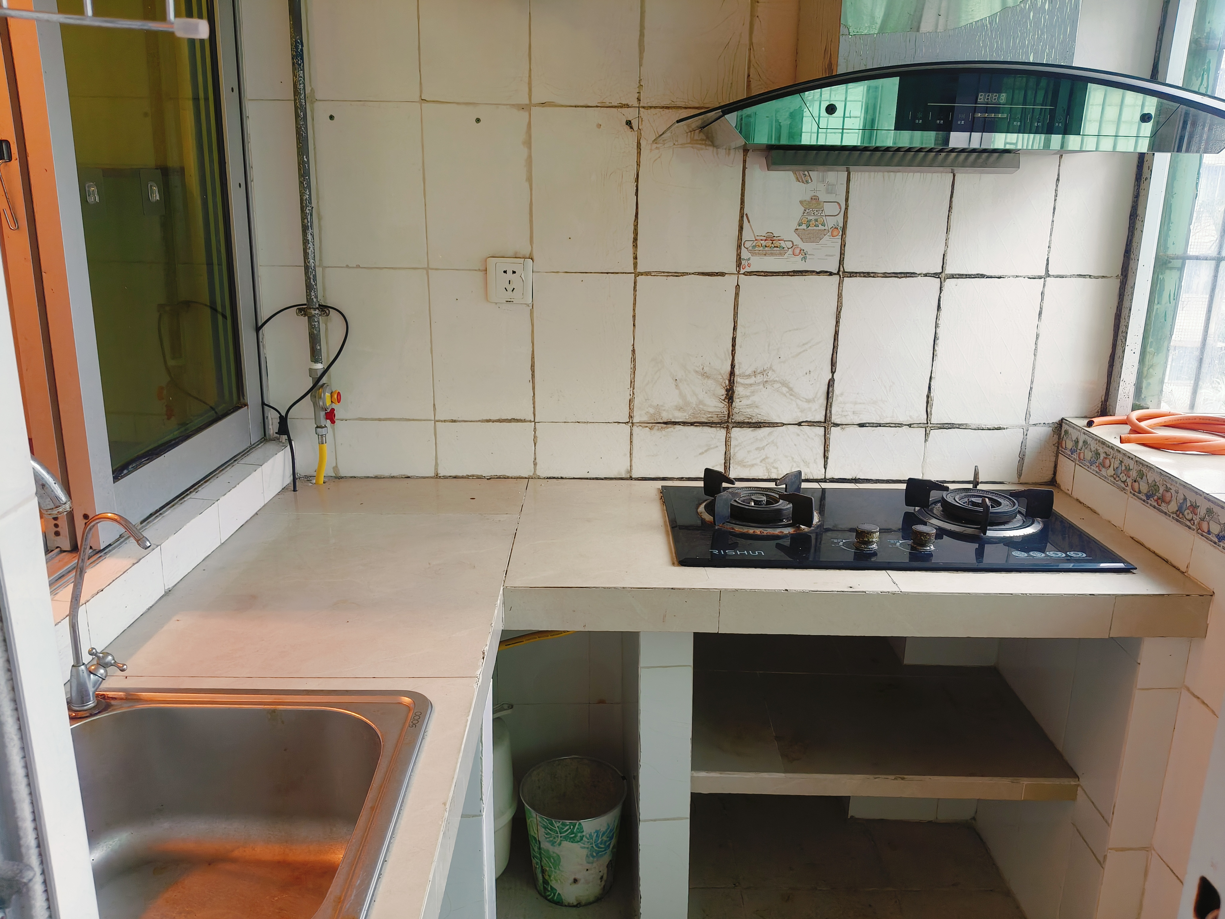 工人疗养院 3室2厅2卫 2300.0元/月 工人疗养院 3室2厅2卫 2300.0元/月室内图