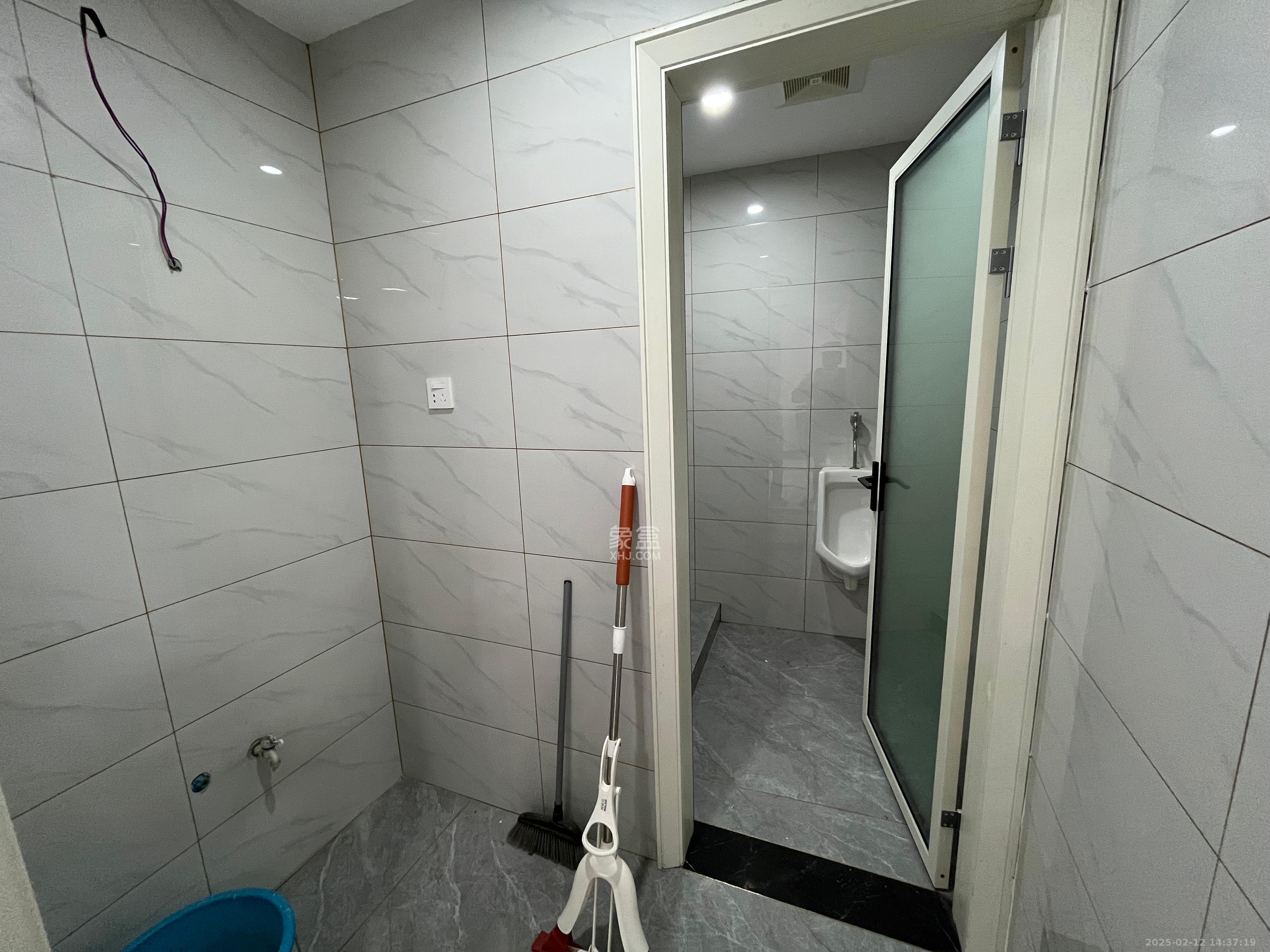 新世纪大厦 2室2厅2卫 3500.0元/月 新世纪大厦 2室2厅2卫 3500.0元/月室内图