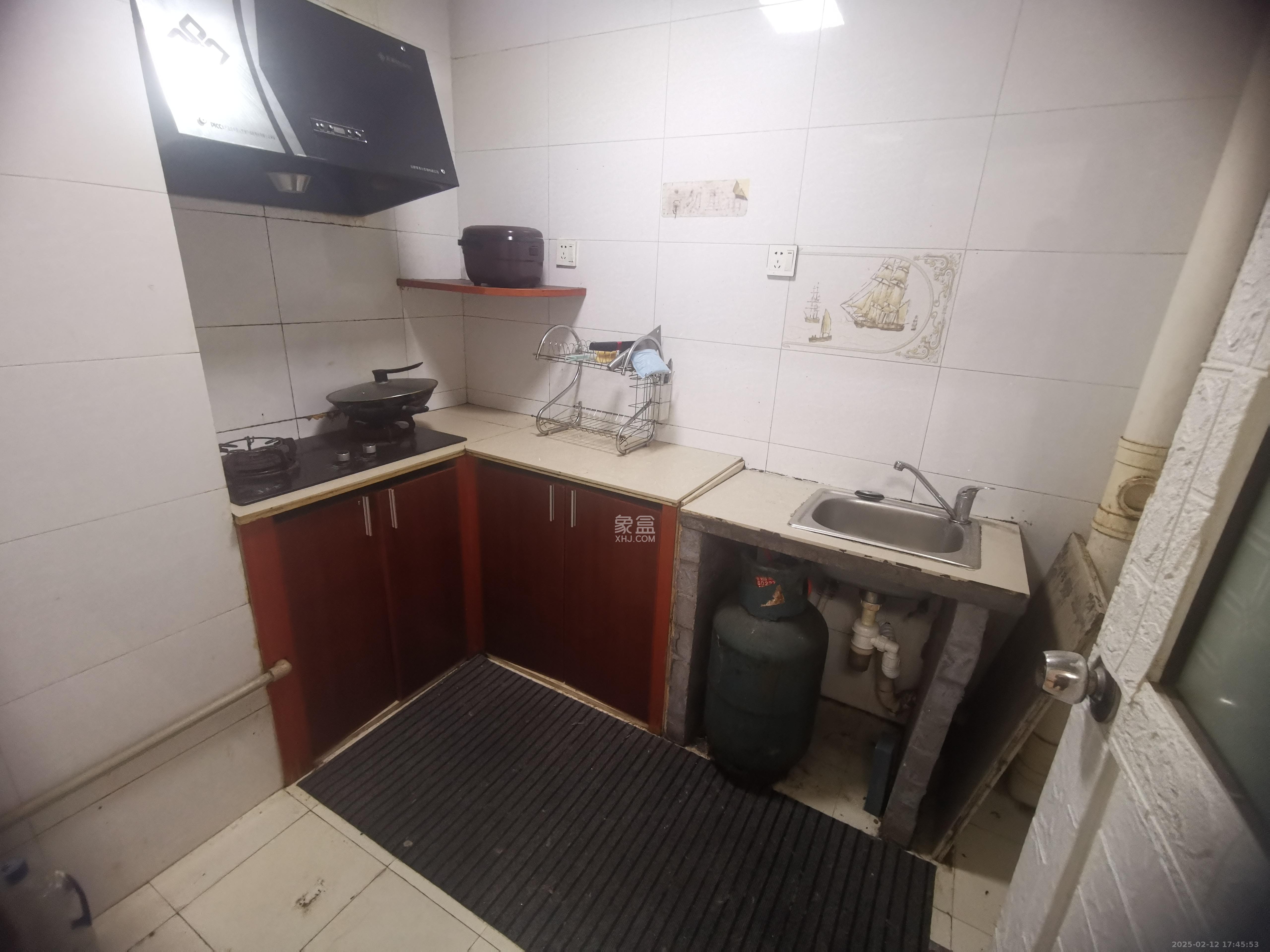 城市动力 1室1厅1卫 1300.0元/月 城市动力 1室1厅1卫 1300.0元/月室内图