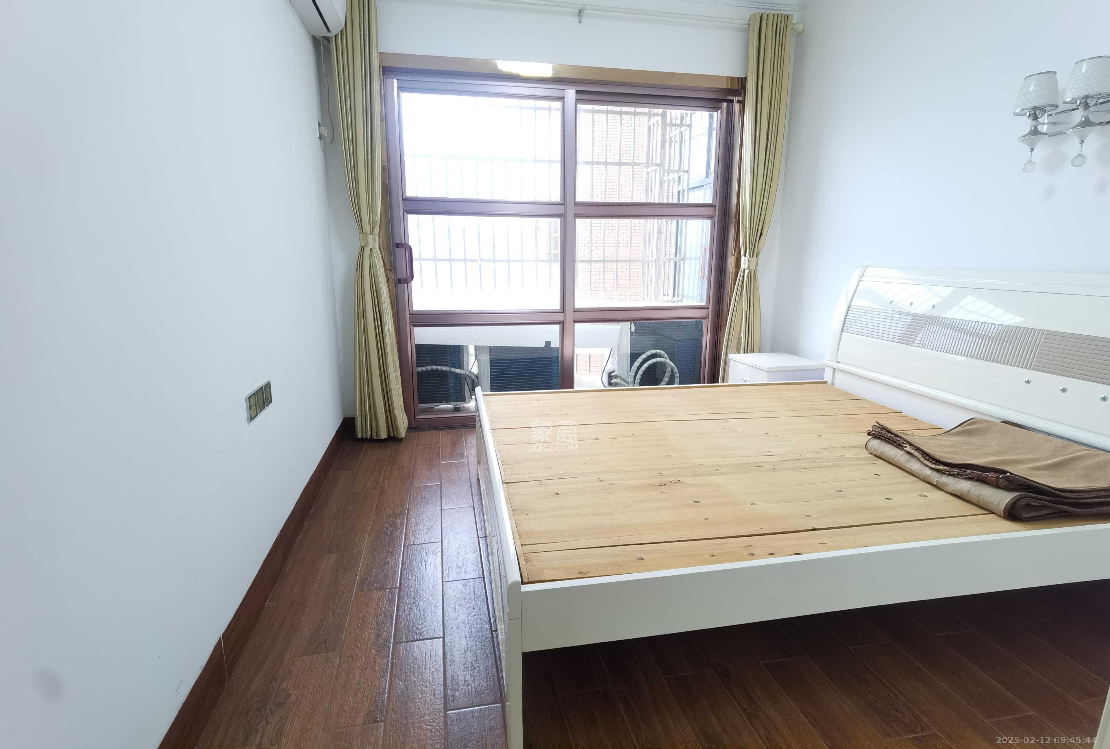 佳美紫郡  4室2厅2卫   2200.00元/月室内图