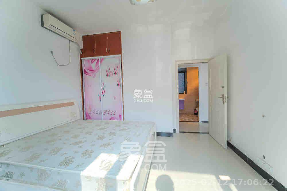 盛地尊域 2室1厅1卫 1400.0元/月 盛地尊域 2室1厅1卫 1400.0元/月室内图