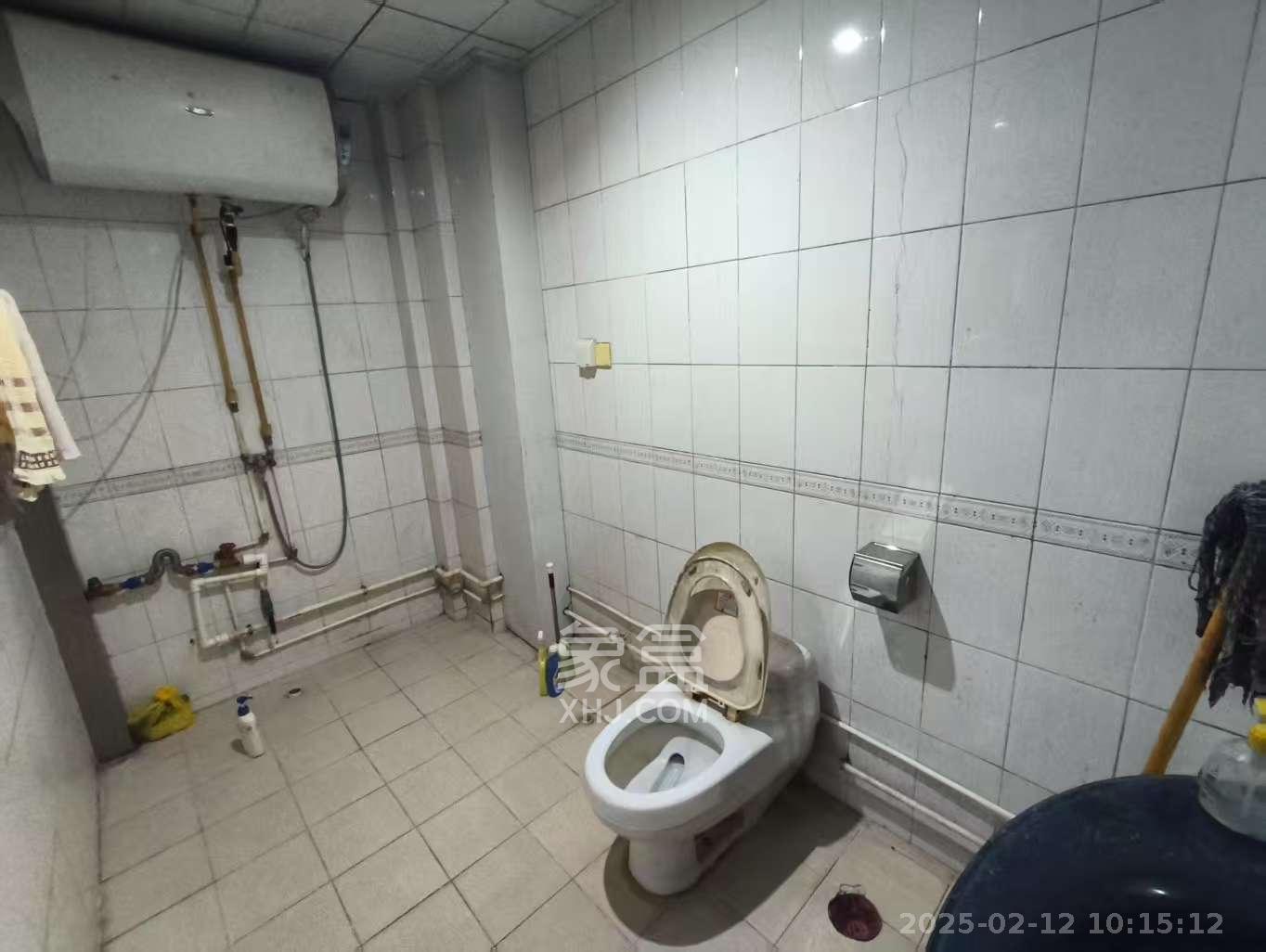 建湘新村  4室2厅2卫   3800.00元/月室内图