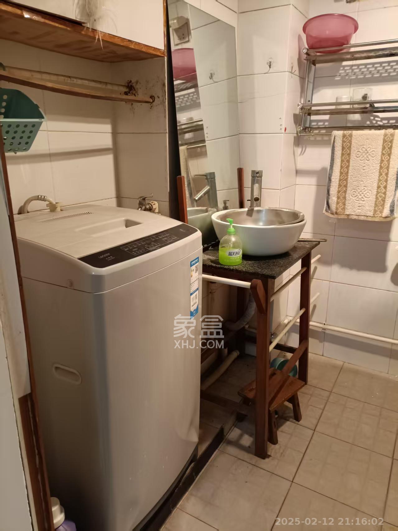 中南汽车世界 2室1厅1卫 1100.0元/月 中南汽车世界 2室1厅1卫 1100.0元/月室内图