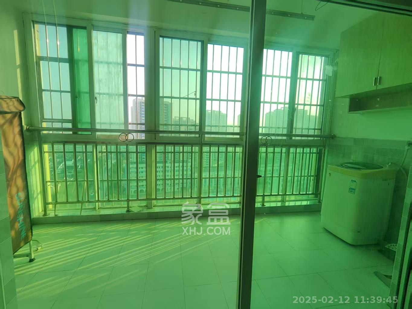 麓谷加州阳光  2室2厅1卫   2200.00元/月室内图