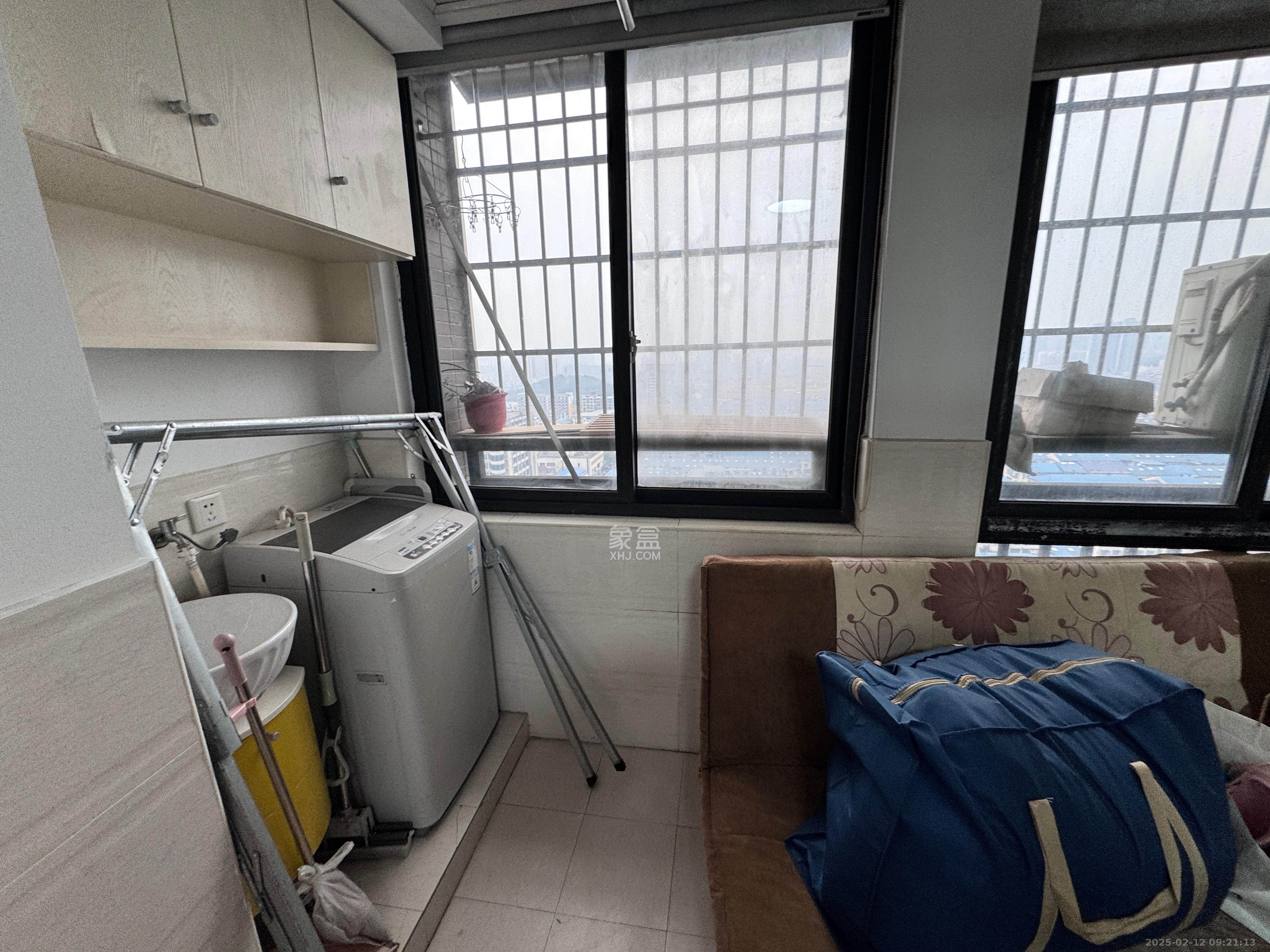 尚都花园城 1室1厅1卫 1100.0元/月 尚都花园城 1室1厅1卫 1100.0元/月室内图