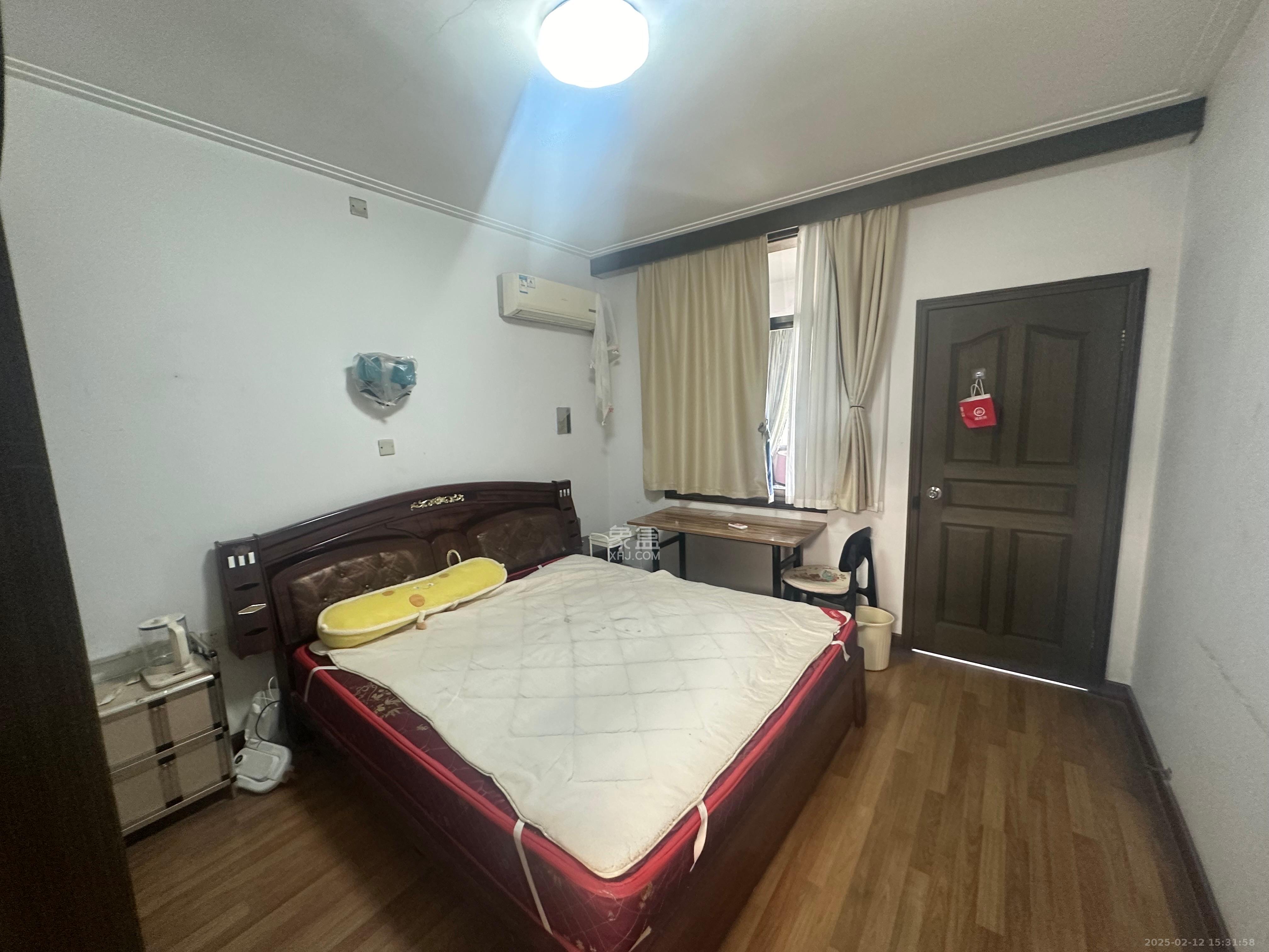 荷塘小区 3室2厅1卫 2800.0元/月 荷塘小区 3室2厅1卫 2800.0元/月室内图